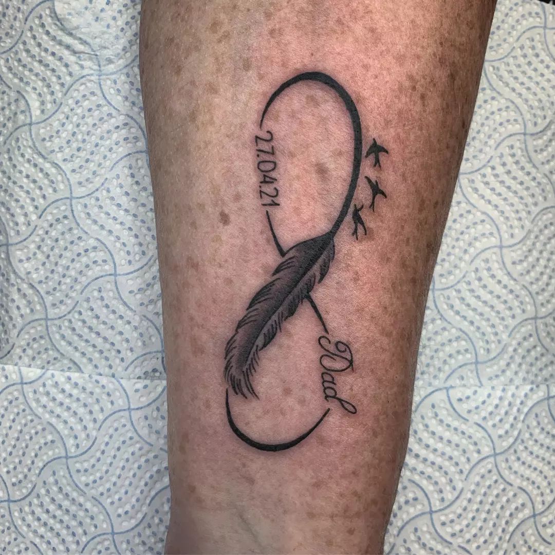 Tatuaje de Infinito de Mamá y Papá