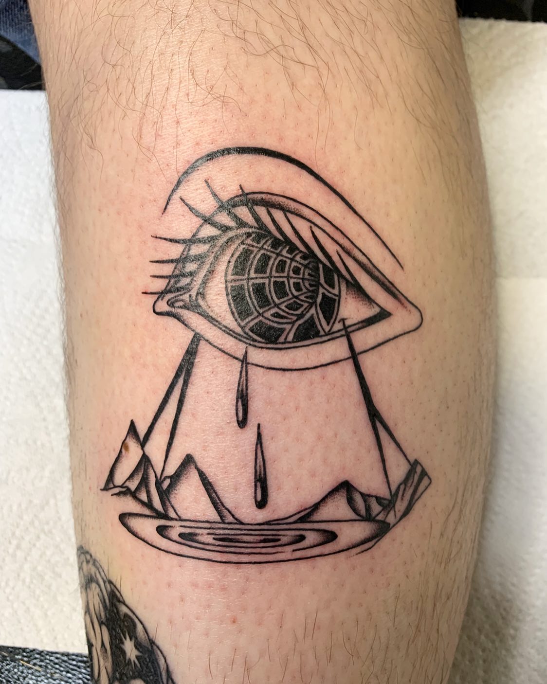Tatuaje de línea fina único