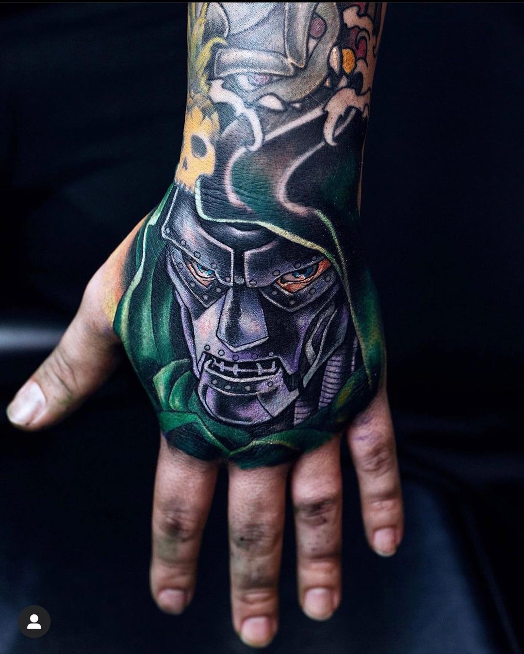 Tatuaje de mano Starwars para hombres