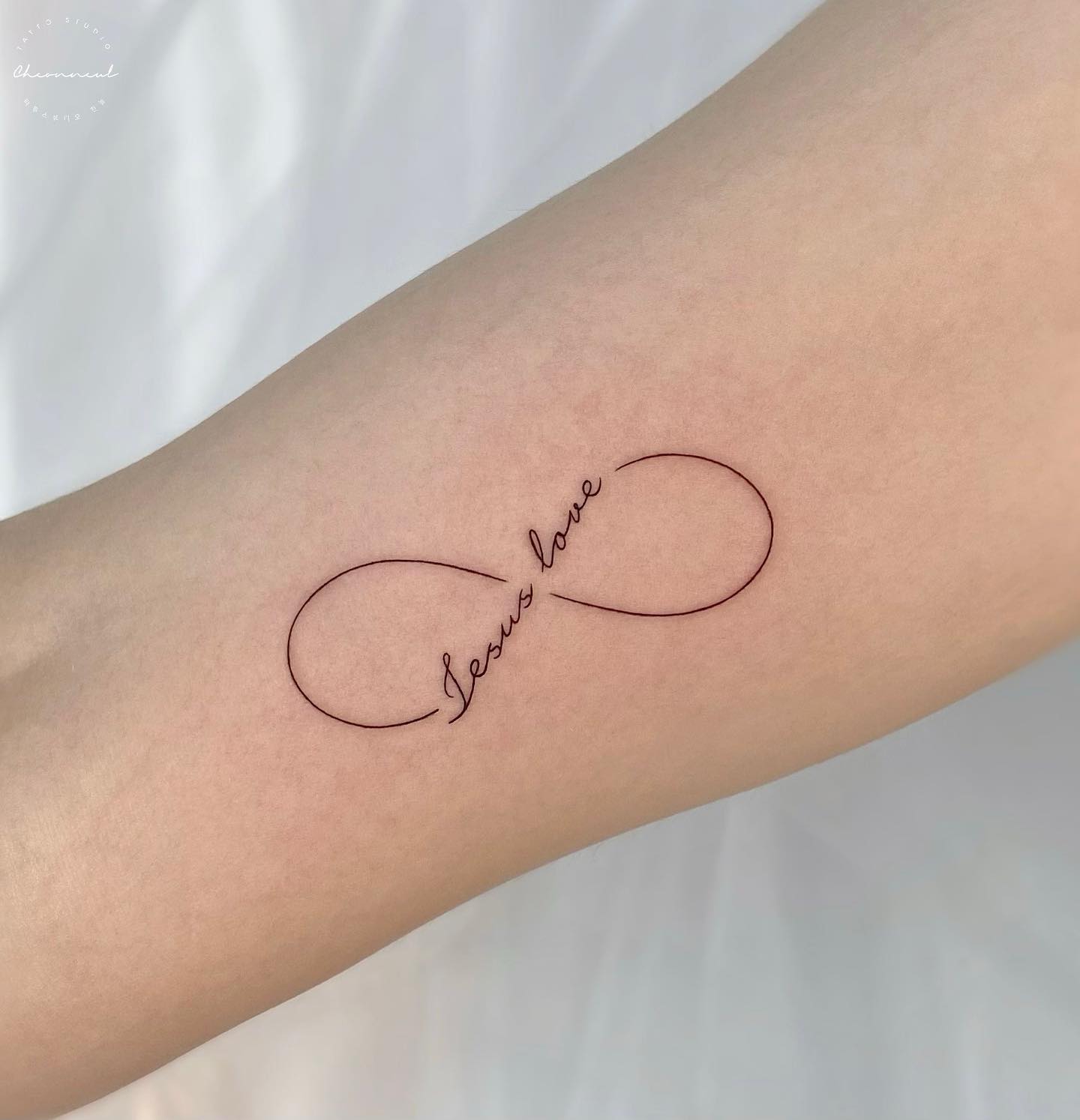 Tatuaje Infinito Diseño Religioso