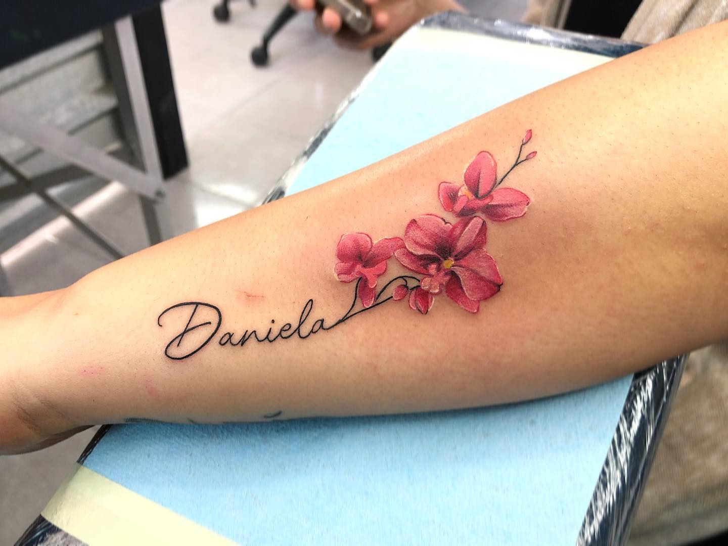 Nombre Impreso Tatuaje Para Mujeres