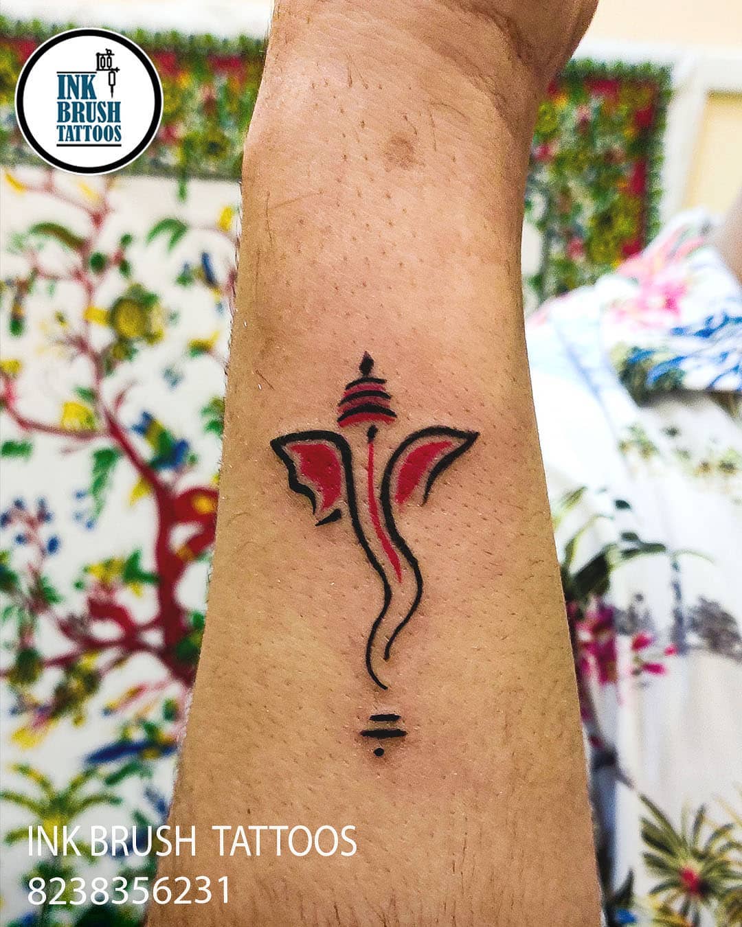 Pequeño tatuaje de Ganesha para hombres.