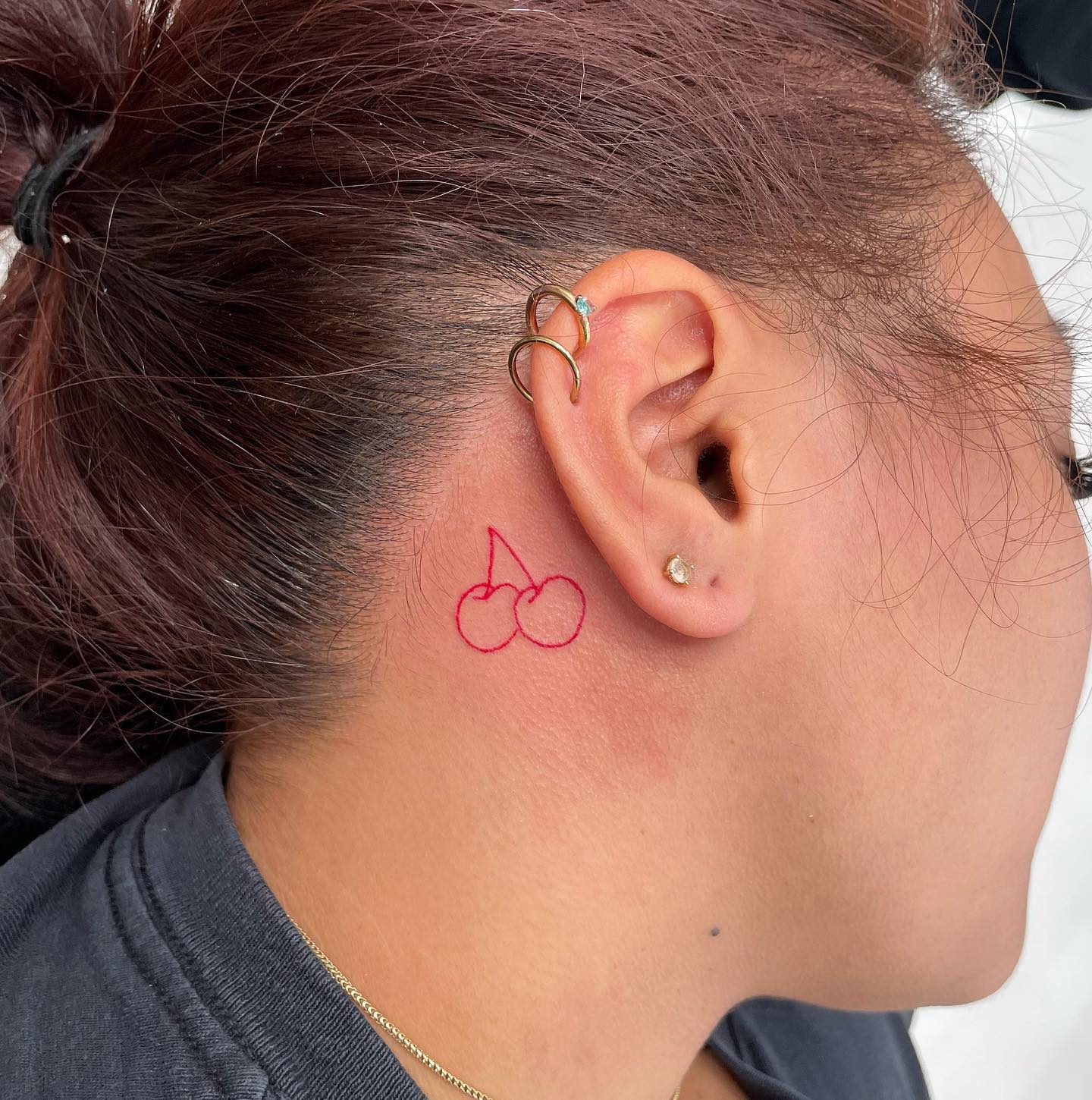 Tatuaje de Cuello de Cereza