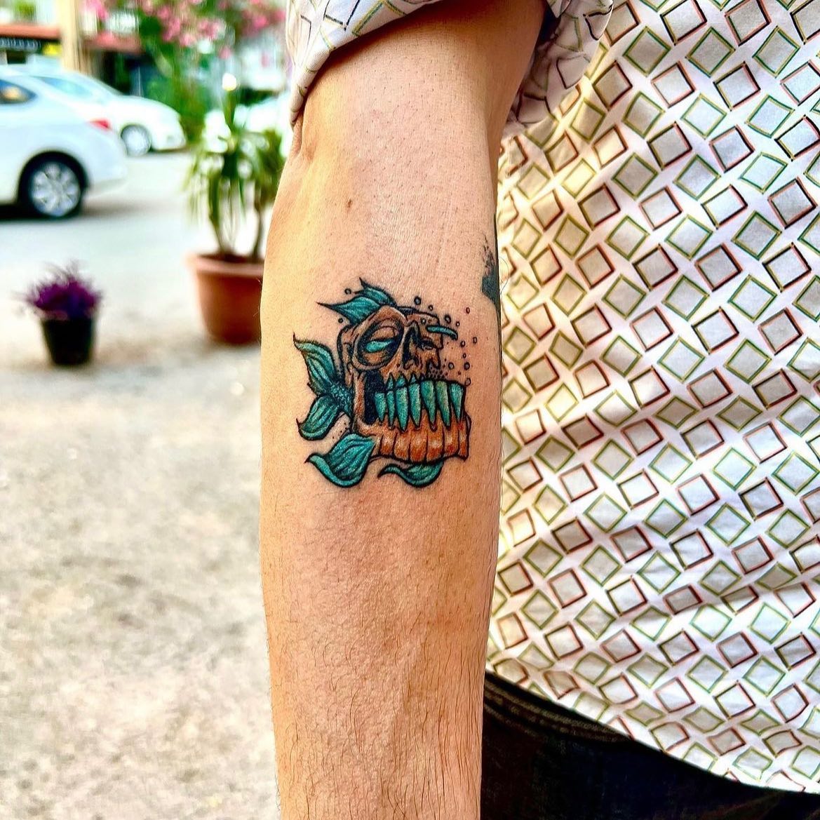 Tatuaje de Pez Pequeño y Sorprendente para Hombres