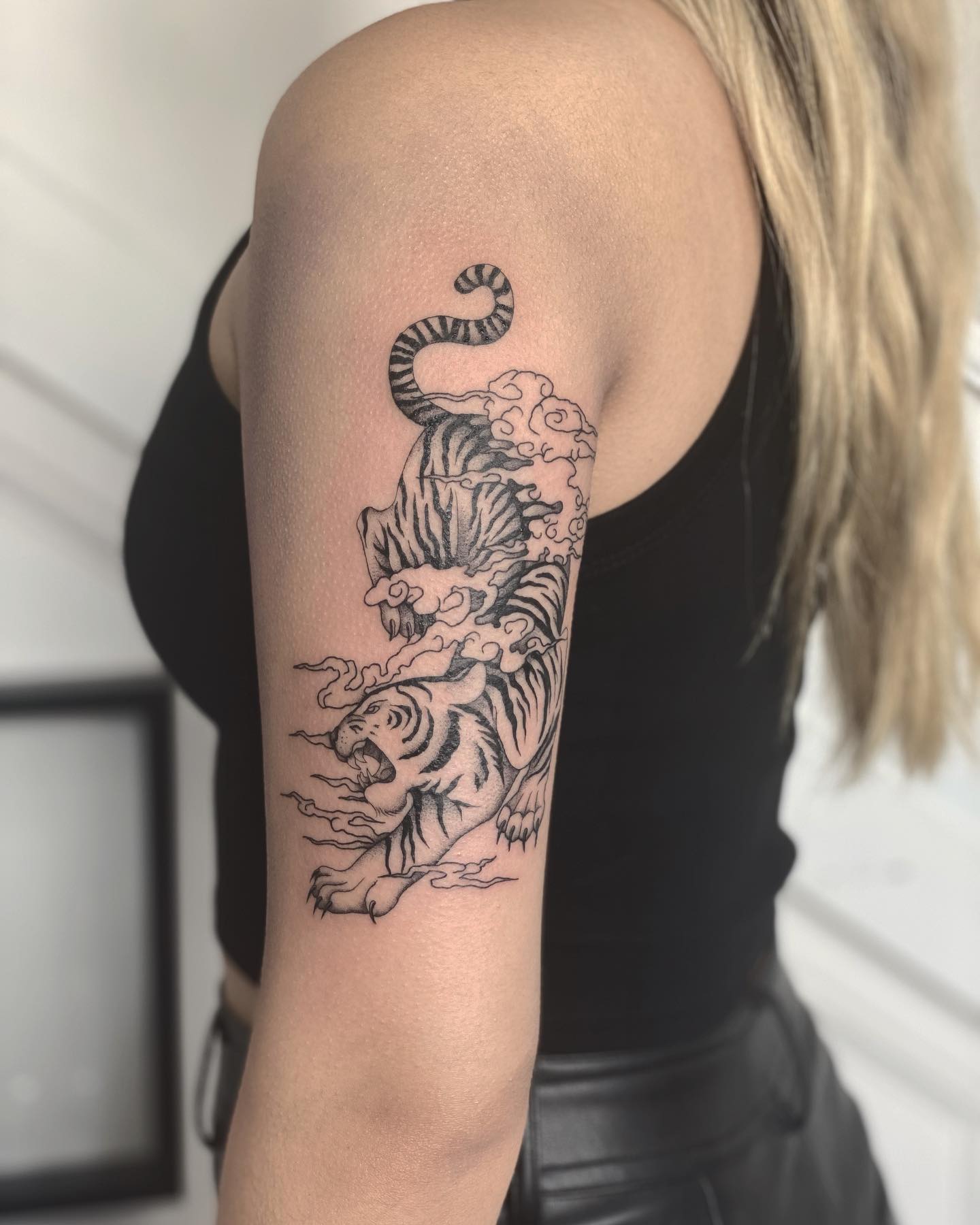 Tatuaje de Tigre Furioso para Mujeres