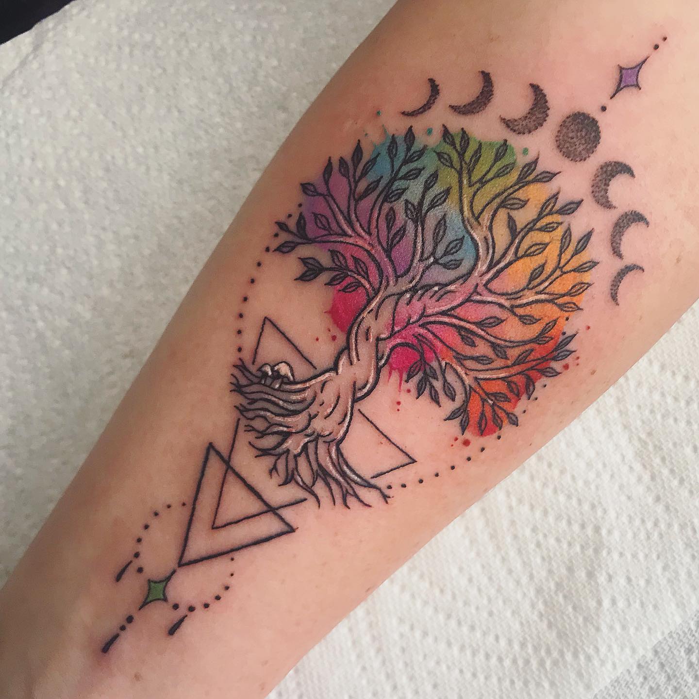 Tatuaje del árbol de la vida para mujeres.