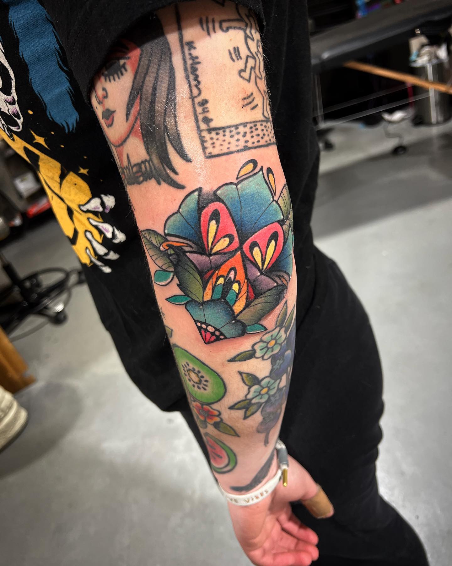 Divertido Pastel Flor Tatuaje de Codo