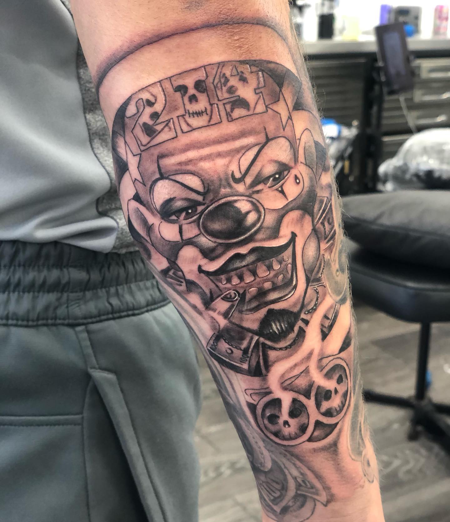 Idea de tatuaje chicano de antebrazo