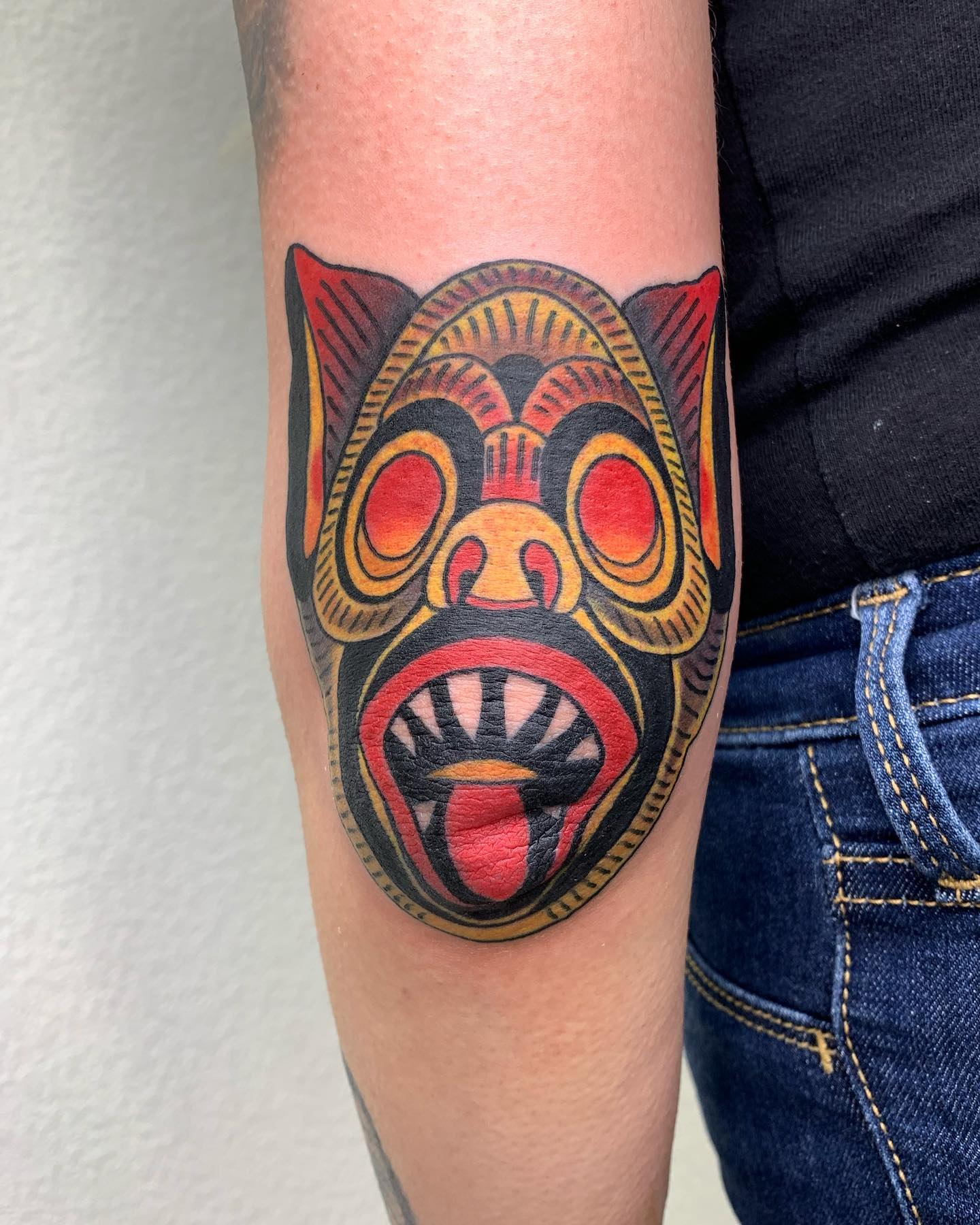 Máscara Codo Tatuaje