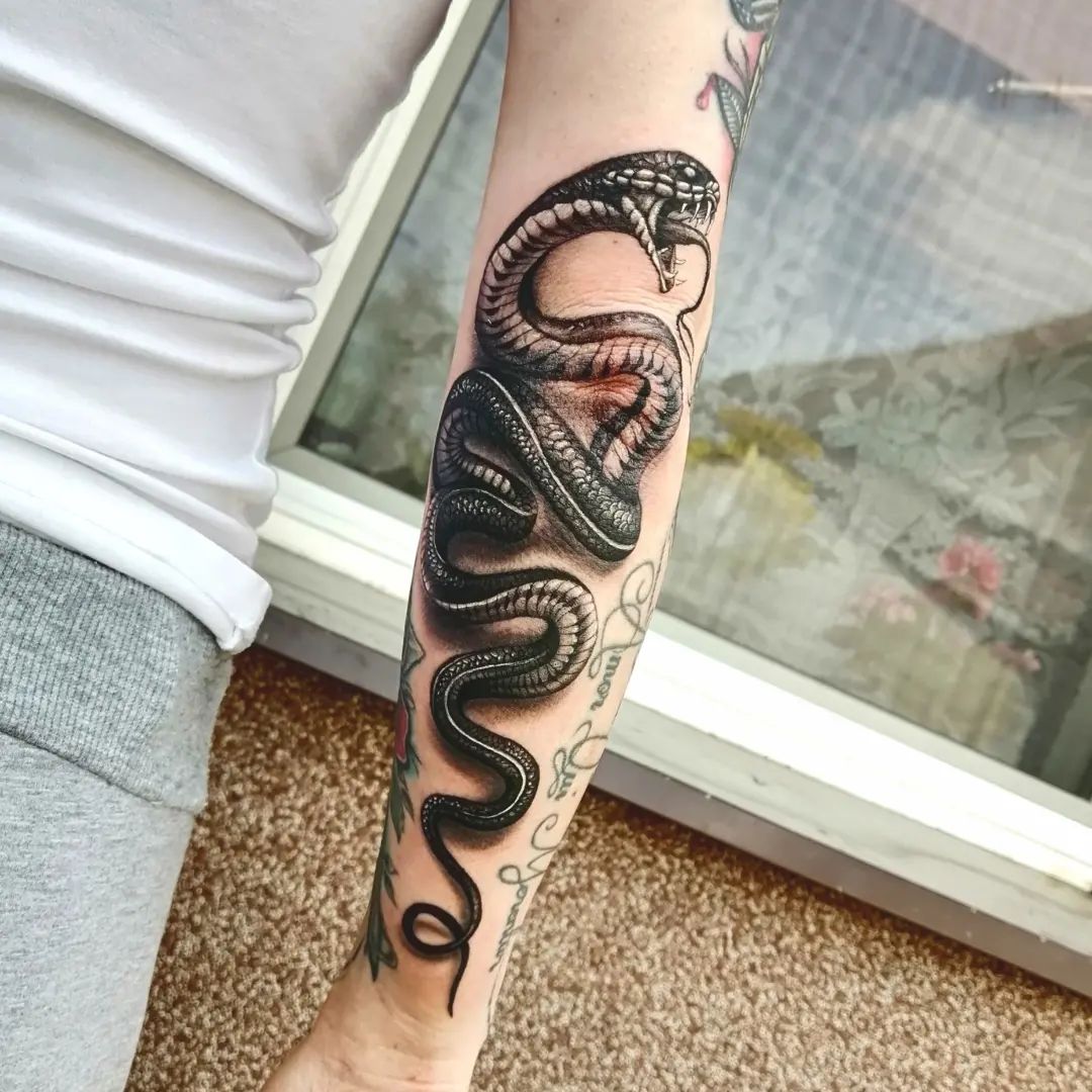 Serpiente Codo Brazo Tatuaje