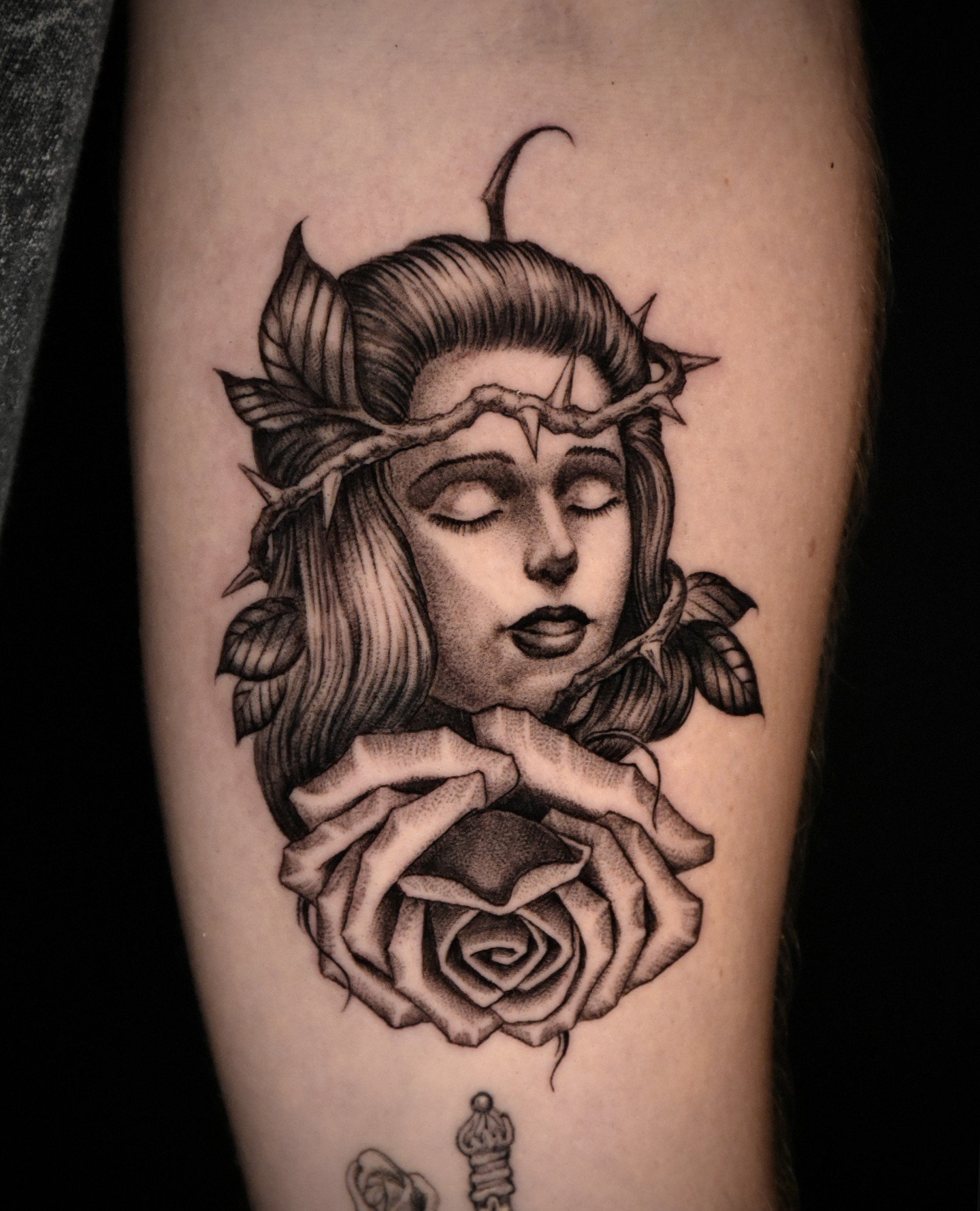 Tatuaje Chicano con Tinta Negra