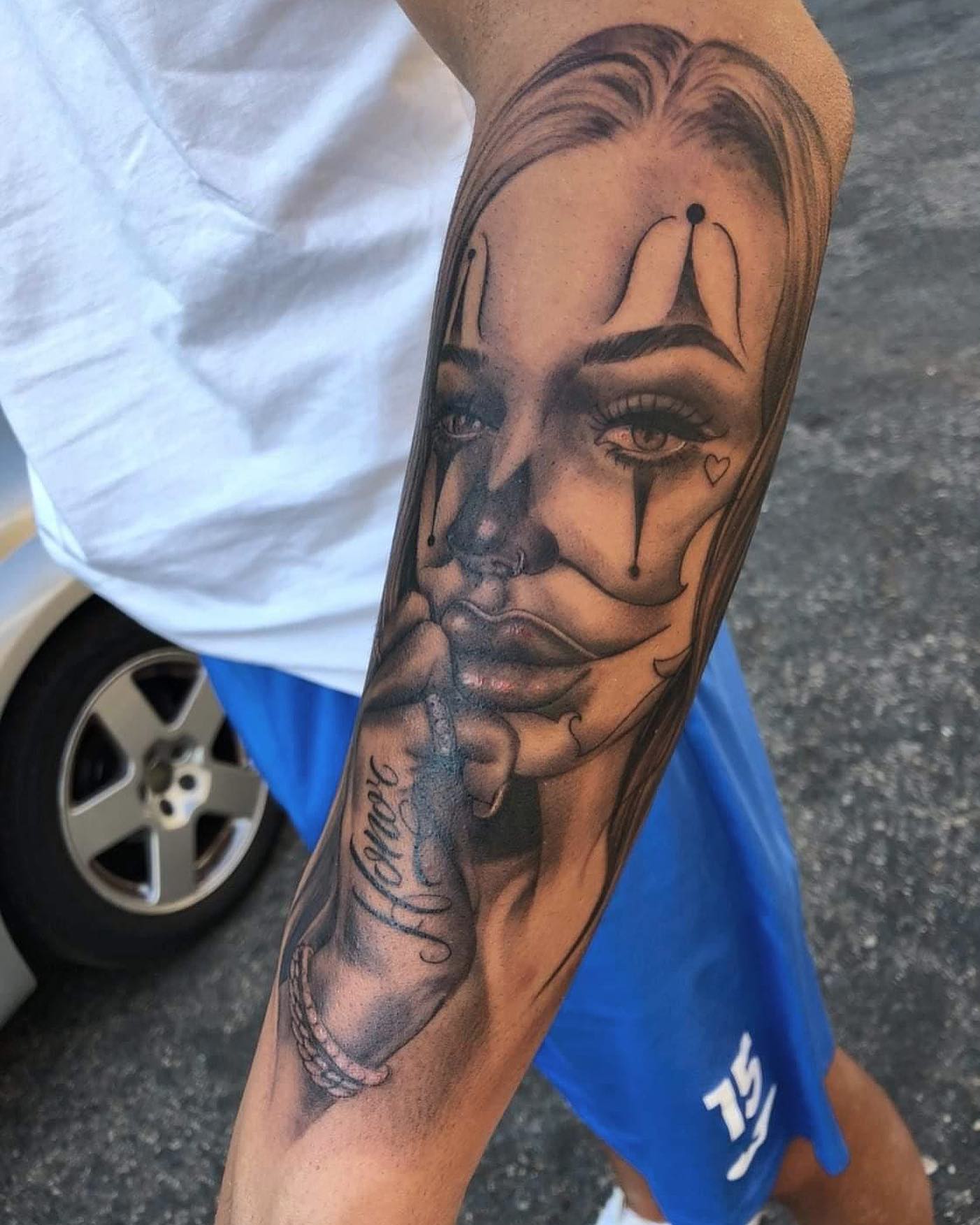 Tatuaje chicano de media manga