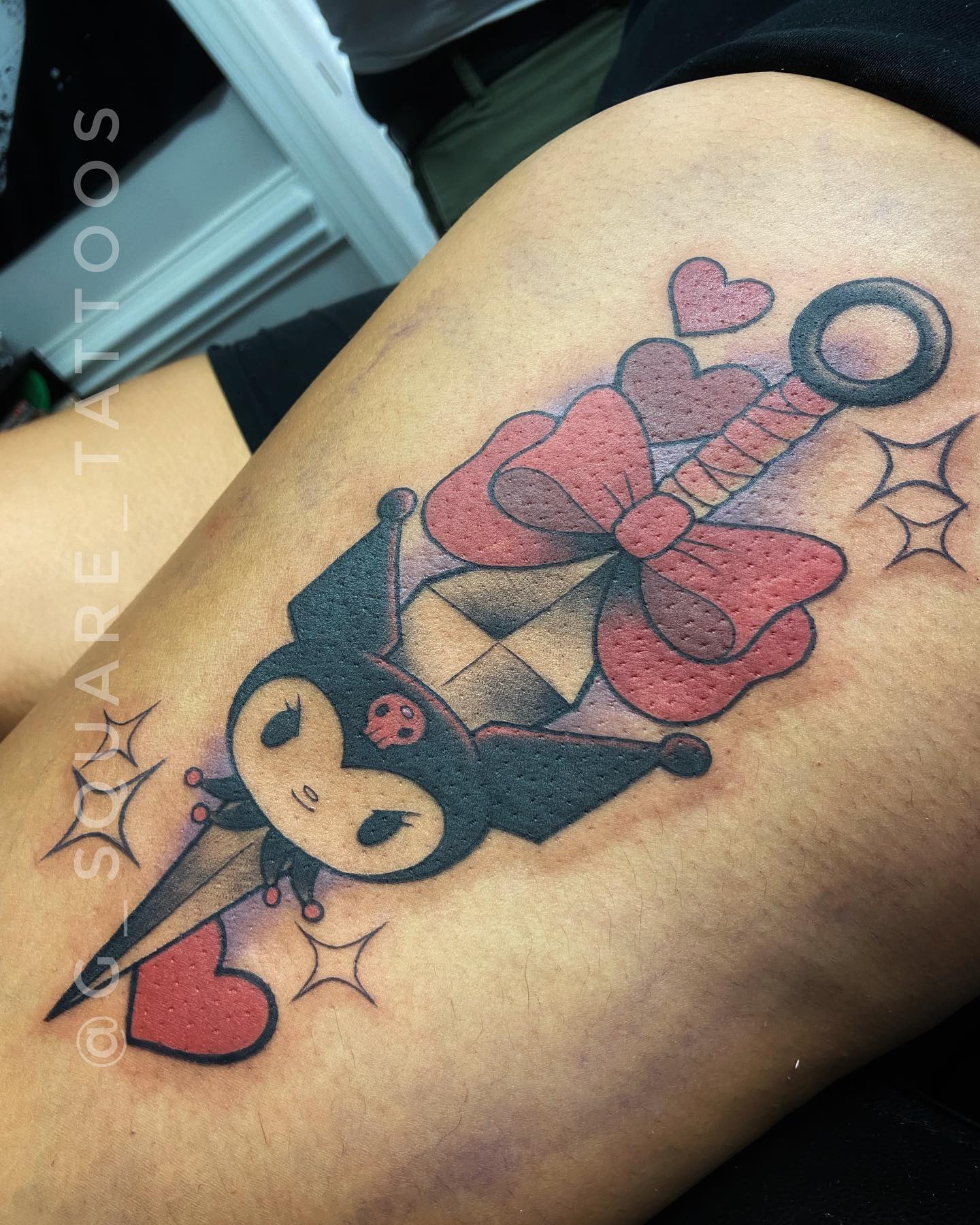 Tatuaje de muslo de dibujo animado