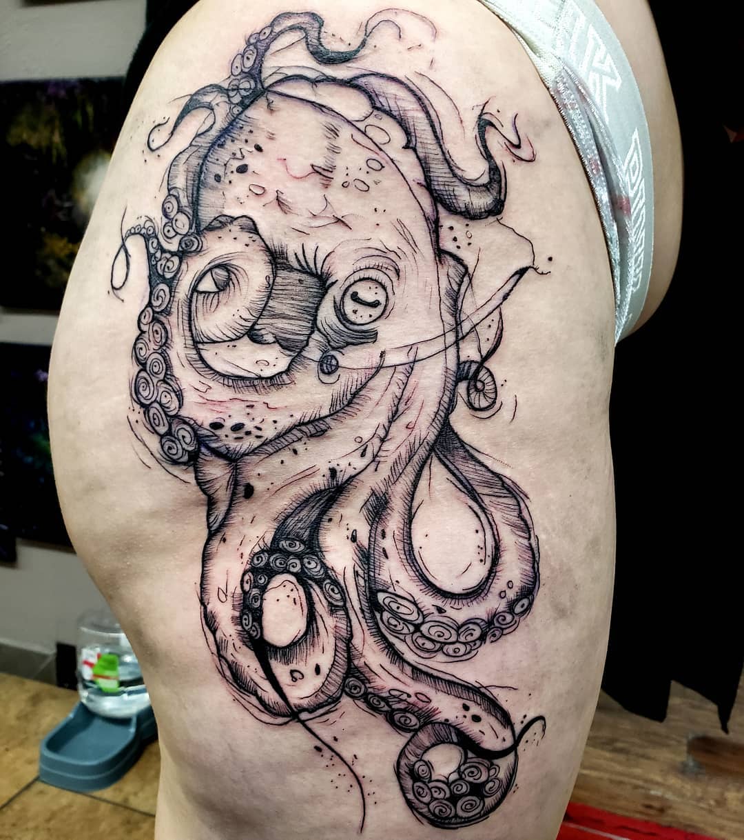 Tatuaje de muslo de pulpo