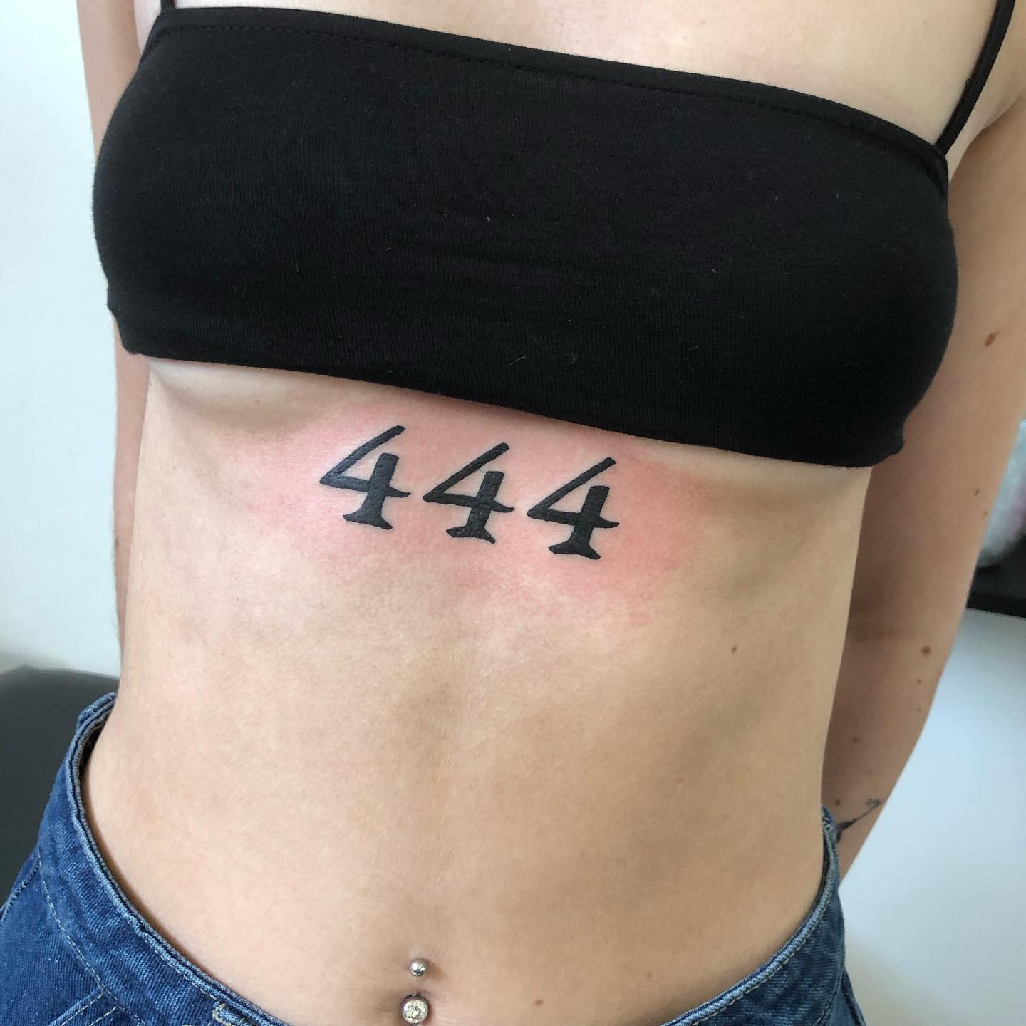 Tatuaje debajo del pecho