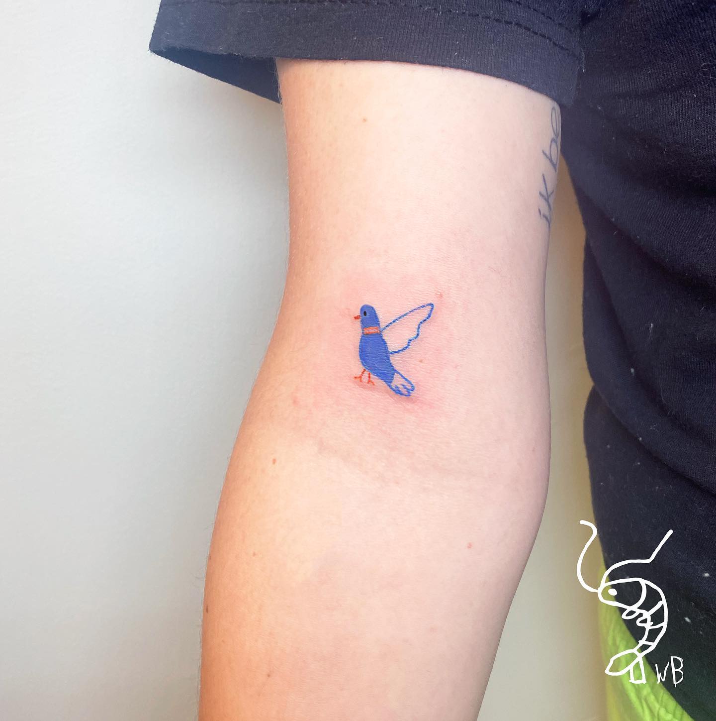 Pequeño Tatuaje de Paloma Simple