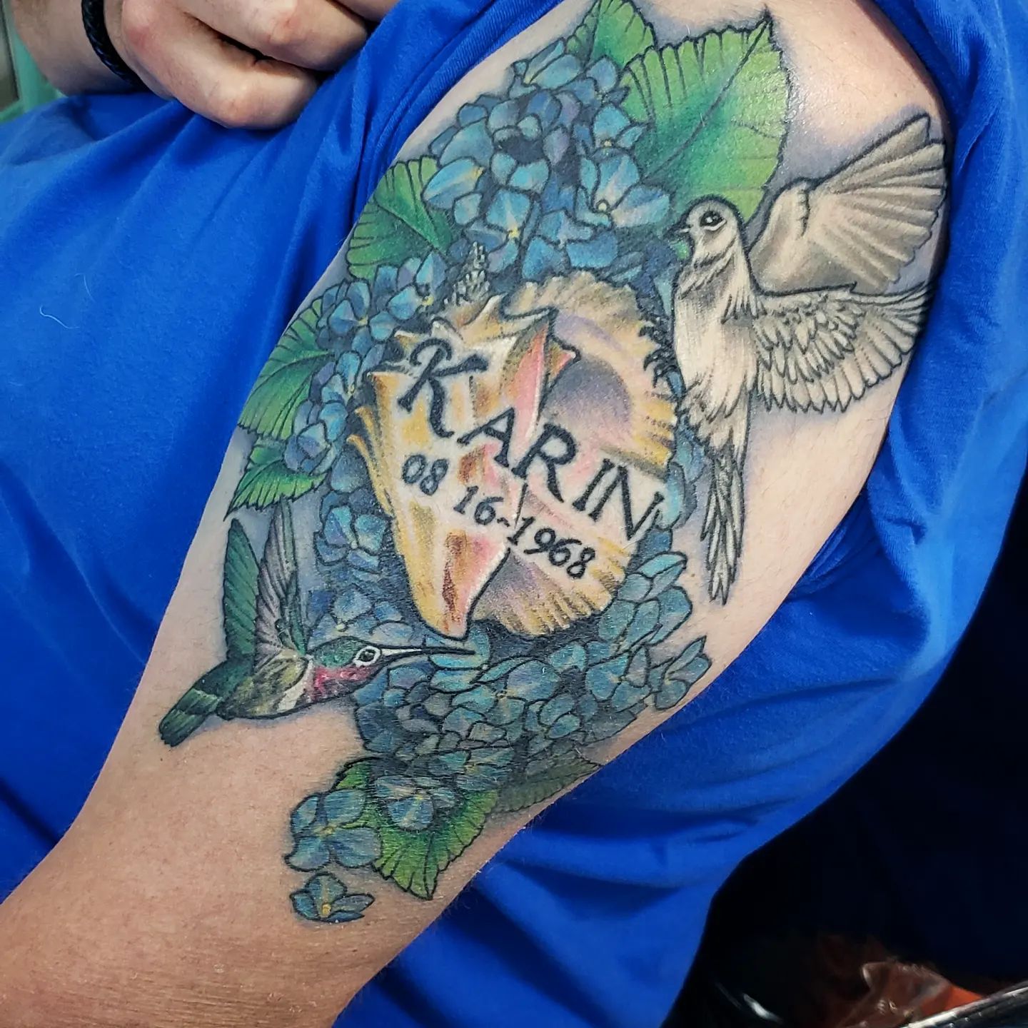 Tatuaje de Paloma con Hombro Grande