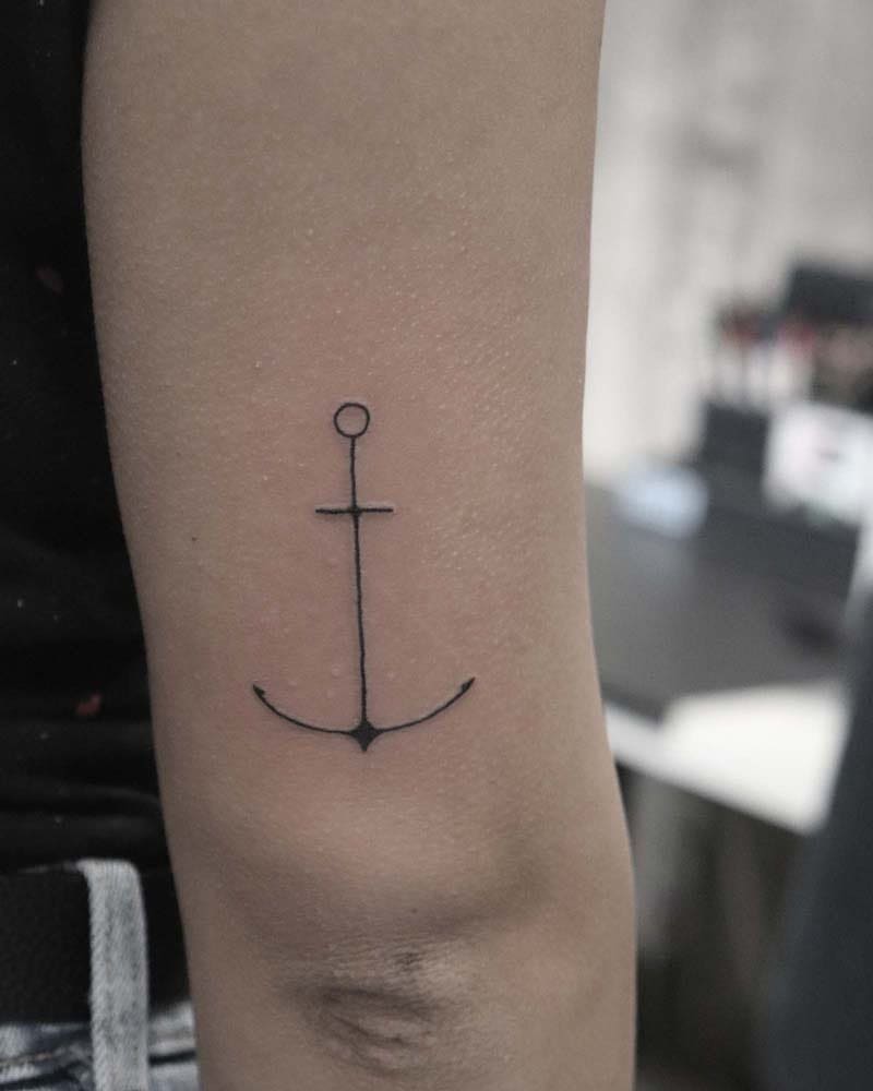 Diseño de tatuaje de ancla pequeña.