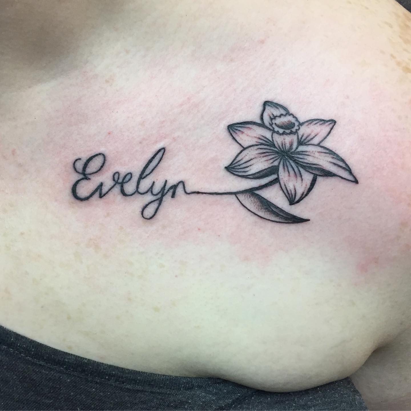 Nombre y Tatuaje de Flor Narciso