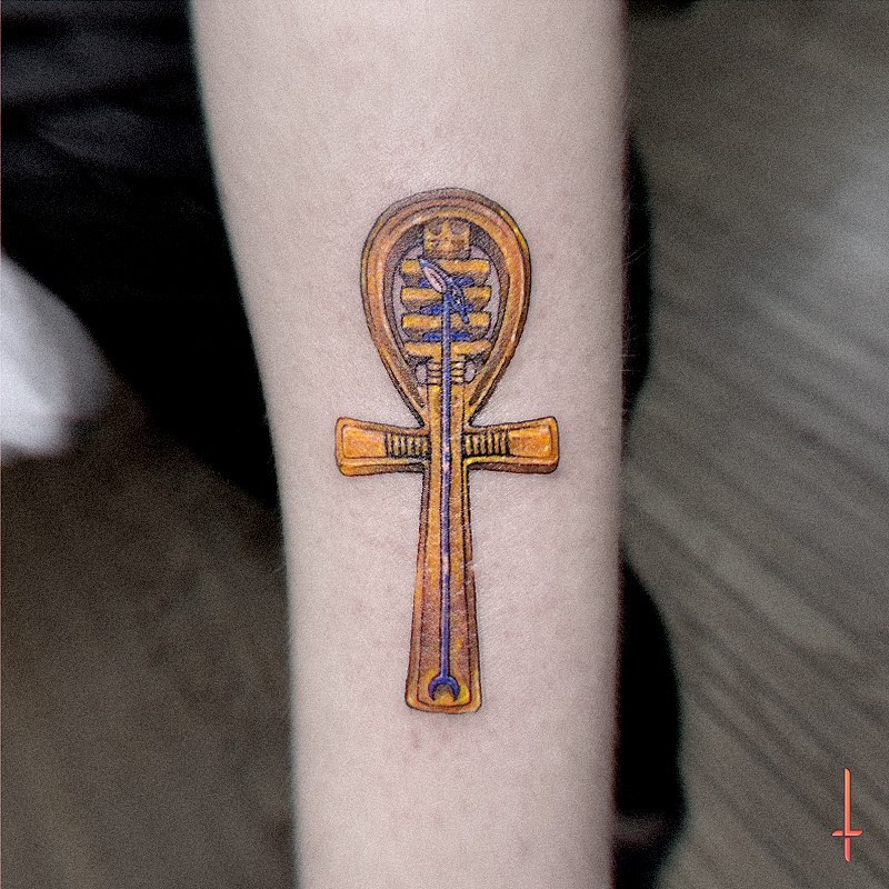 Tatuaje de Ankh Azul Brillante