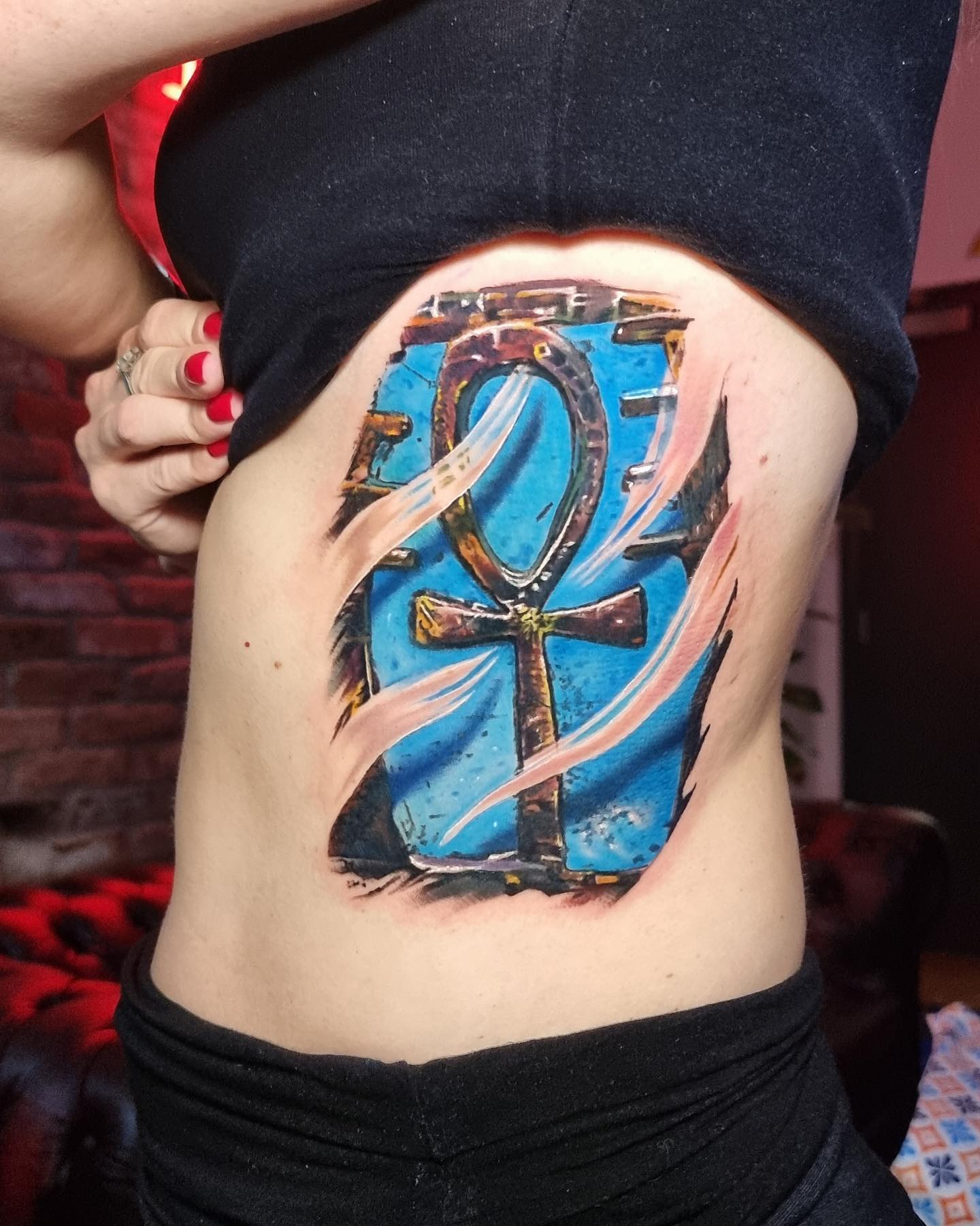 Tatuaje de Ankh de Oro