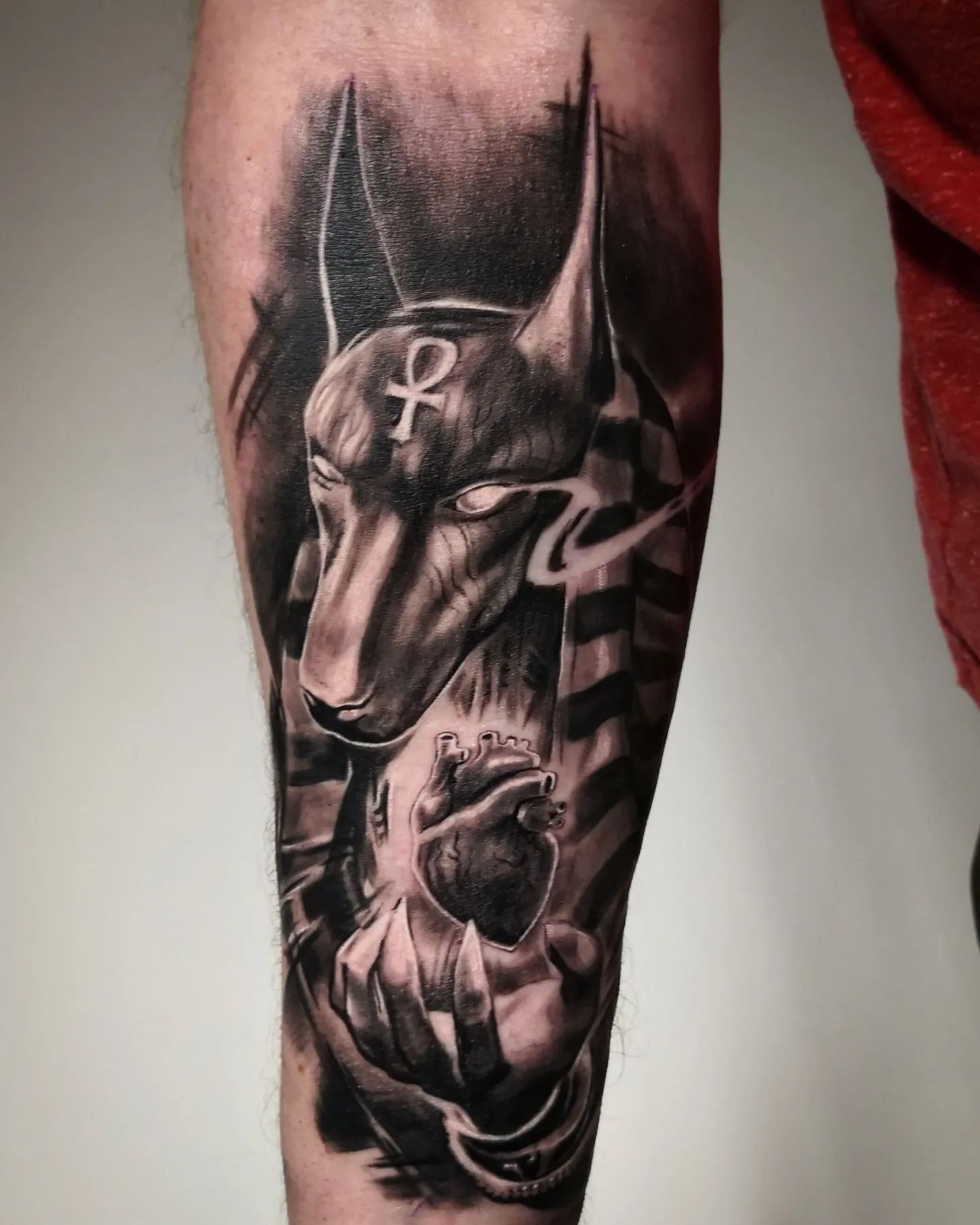 Tatuaje de Ankh en el antebrazo