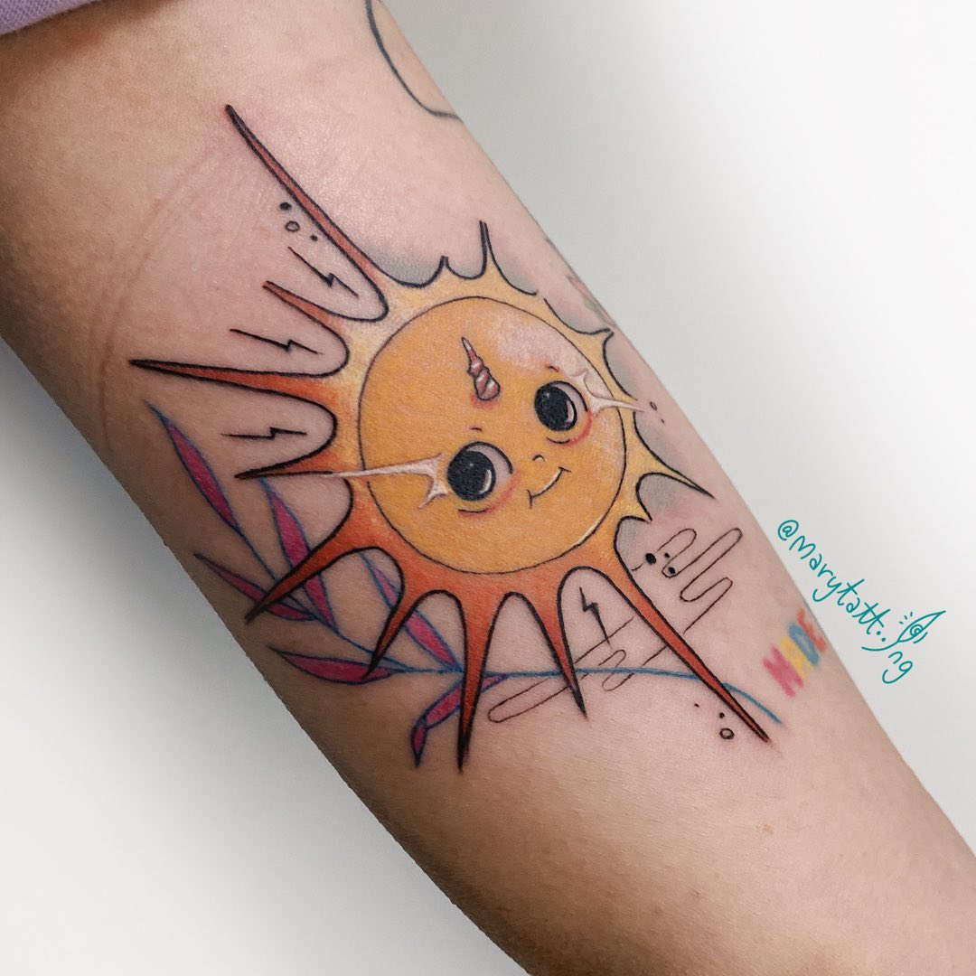 Tatuaje de Sol de Dibujos Animados