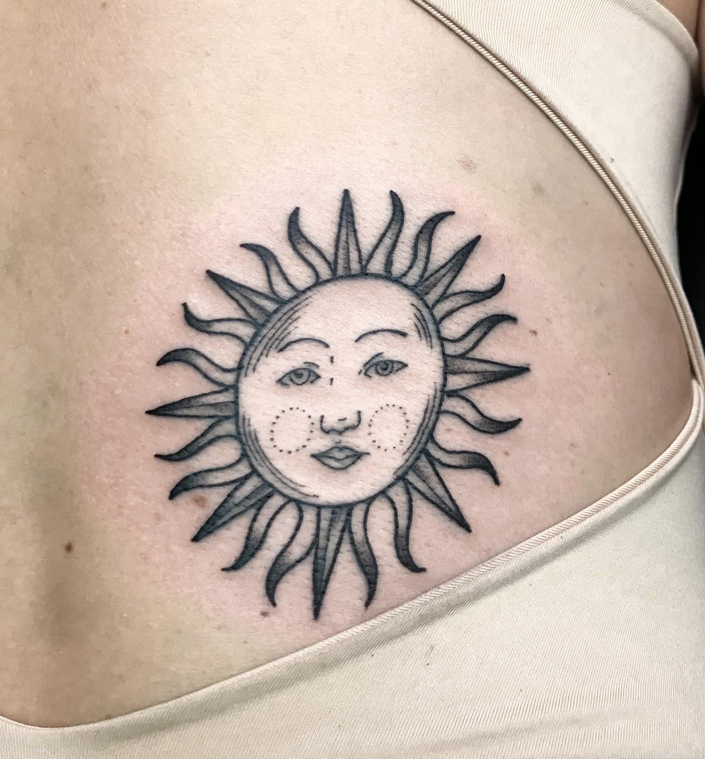 Tatuajes del SOL: 30 diseños en HD recopilados de todo Internet