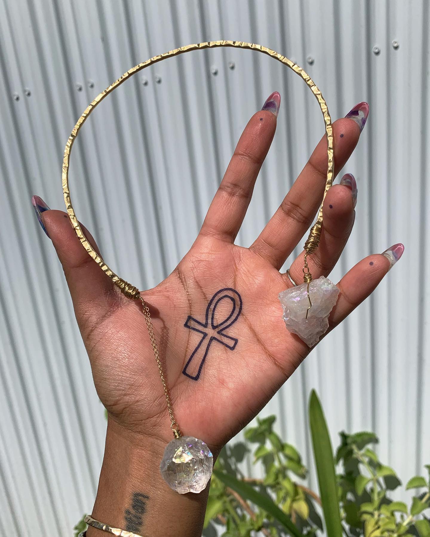 Tatuaje del Ankh en el Hombro Grande