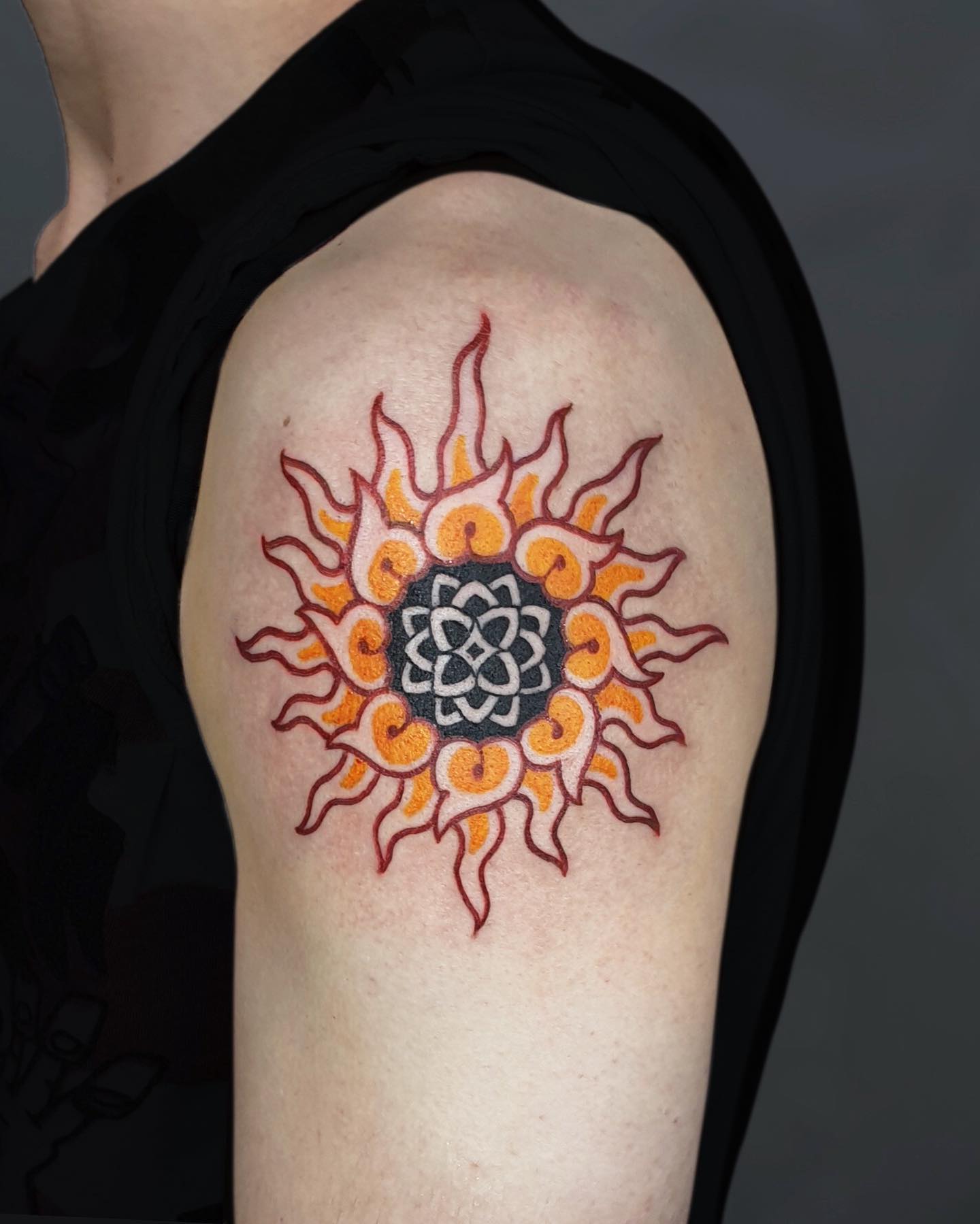 Tatuaje tribal del sol