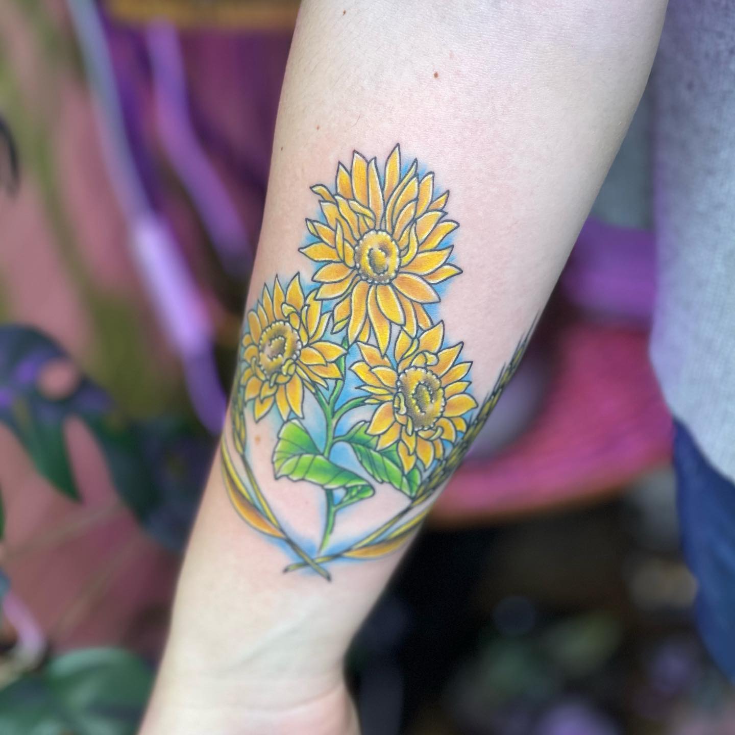 Tatuaje de Girasol en el Brazo Colorido