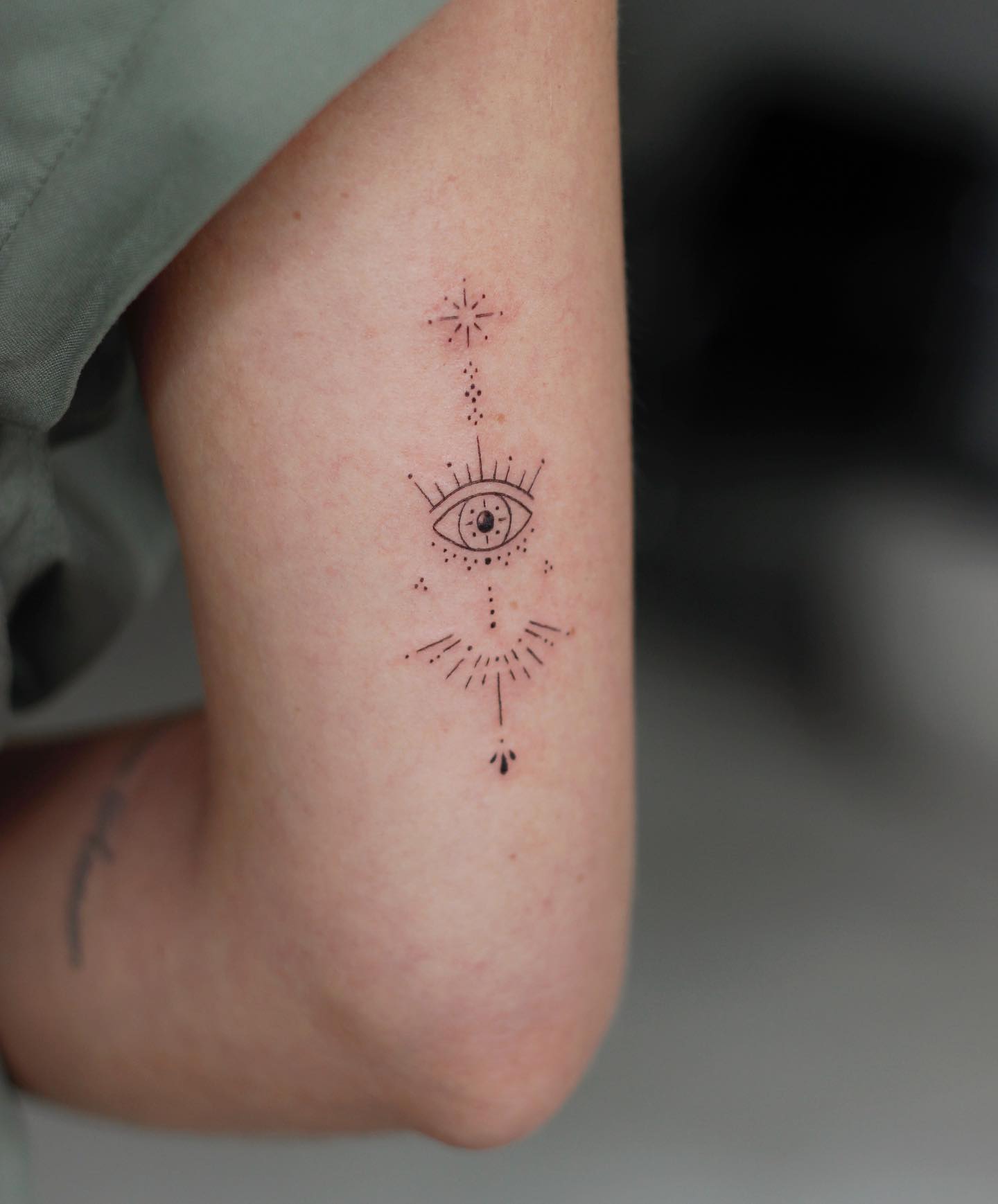 Tatuaje de Ojo Malvado Simple
