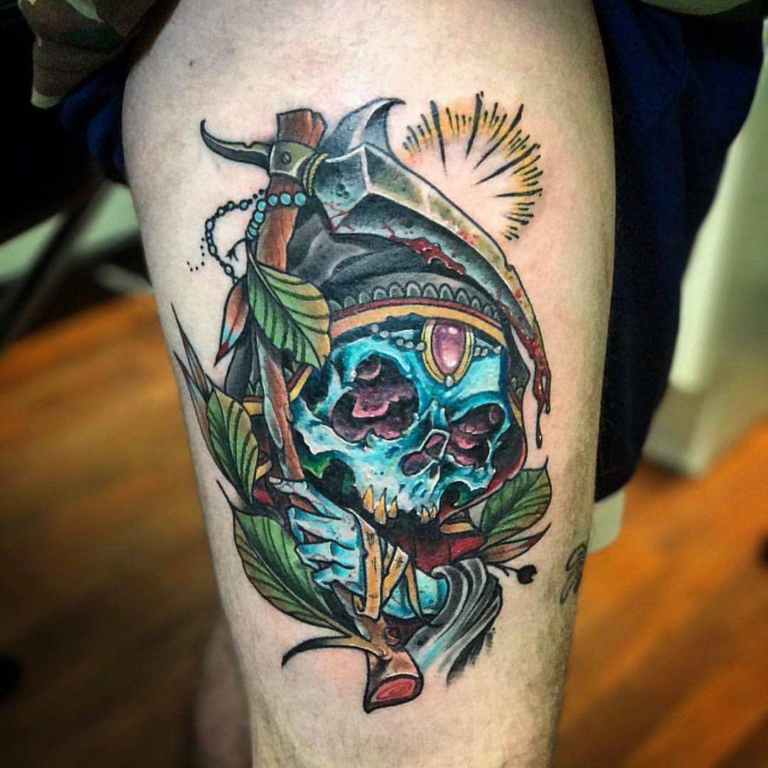 Tatuaje espeluznante de la Parca en Azul Brillante