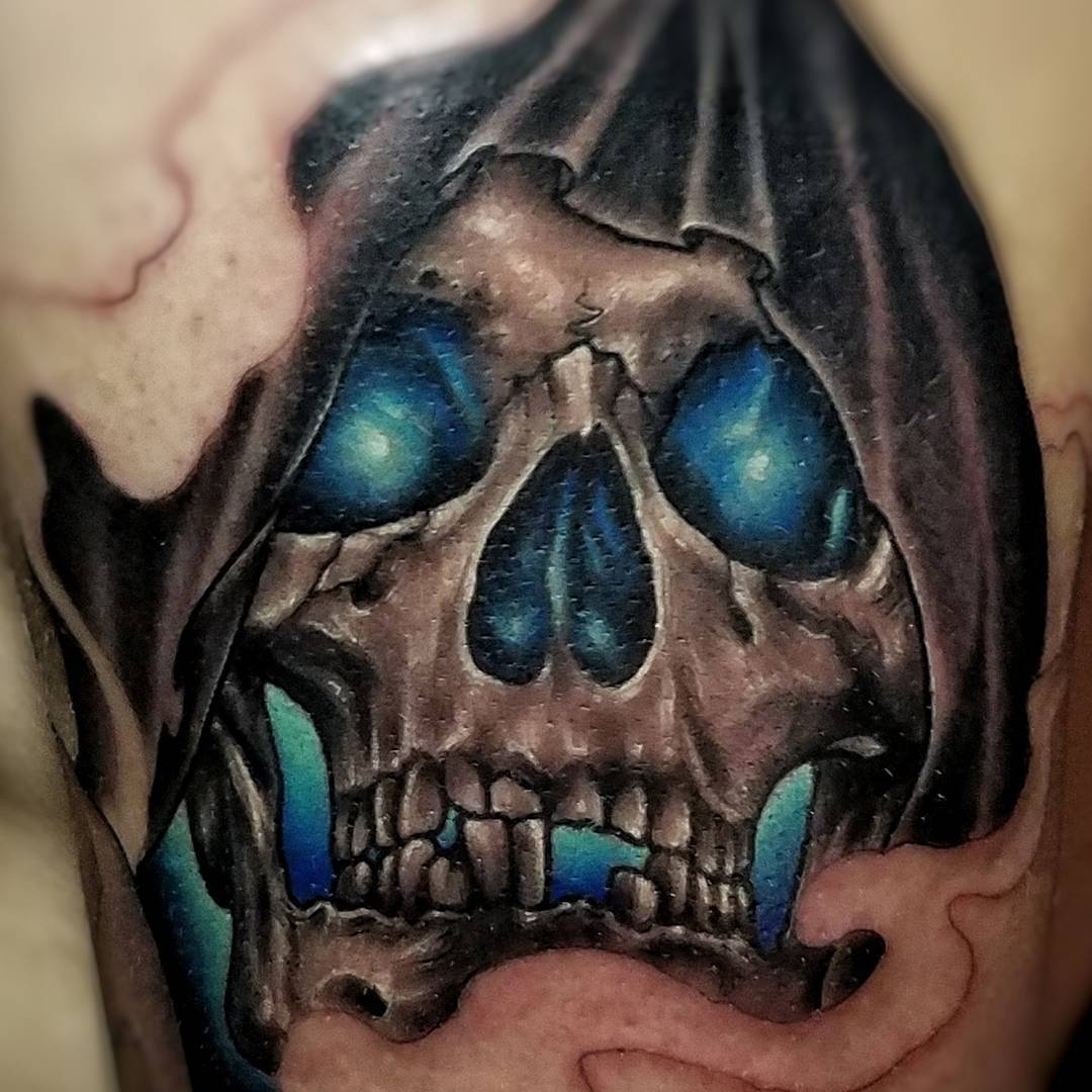 Tatuaje grande y aterrador de la Muerte (Parca)