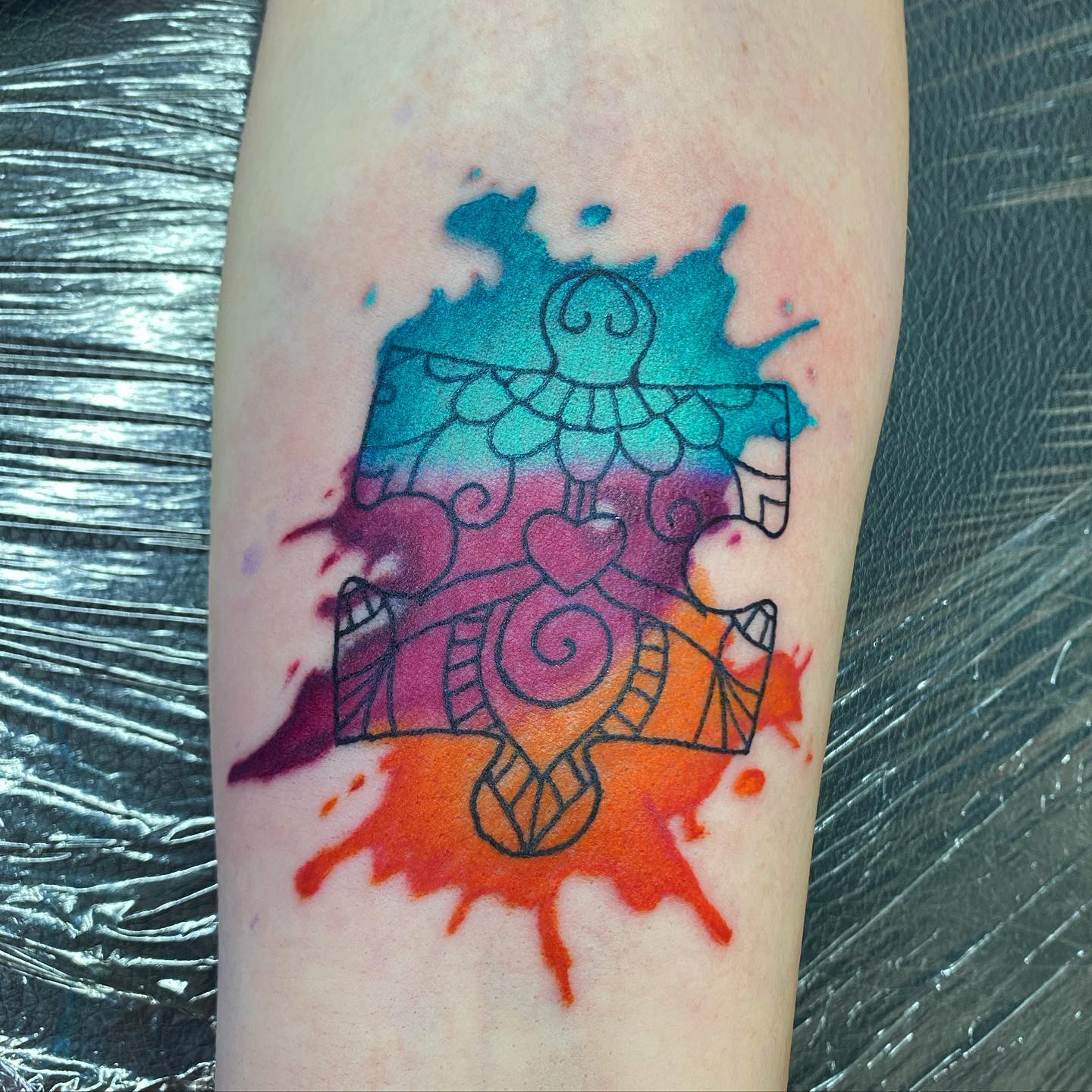 Ruidoso Neón Autismo Tatuaje