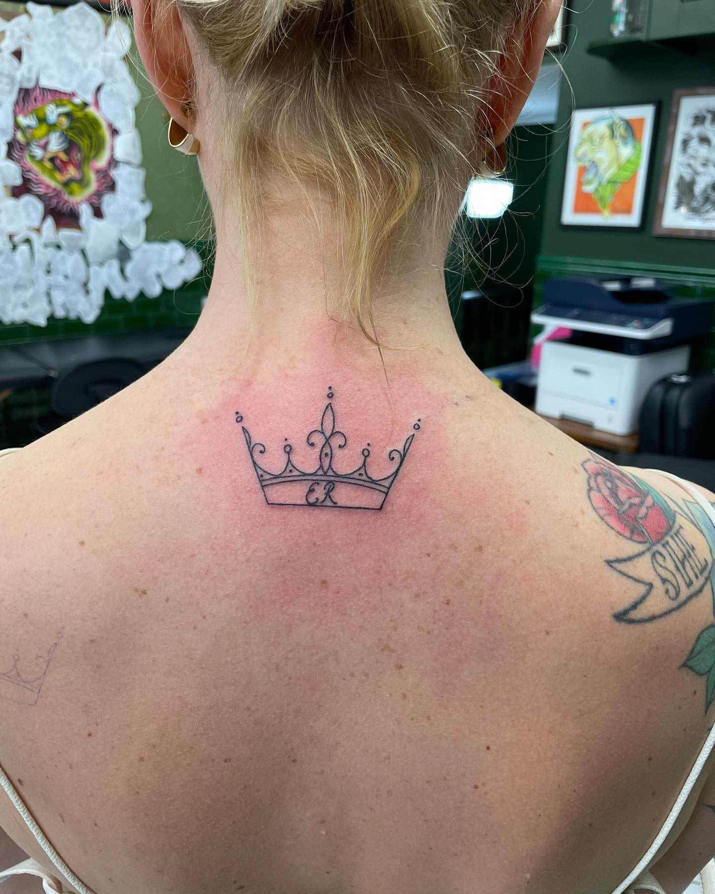 Tatuaje de Corona Trasera