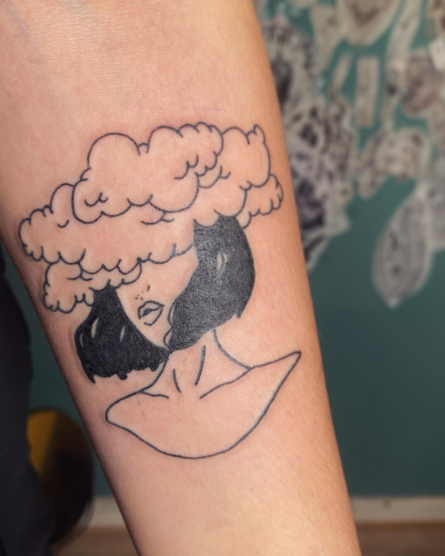 Tatuaje de nube creativo abstracto