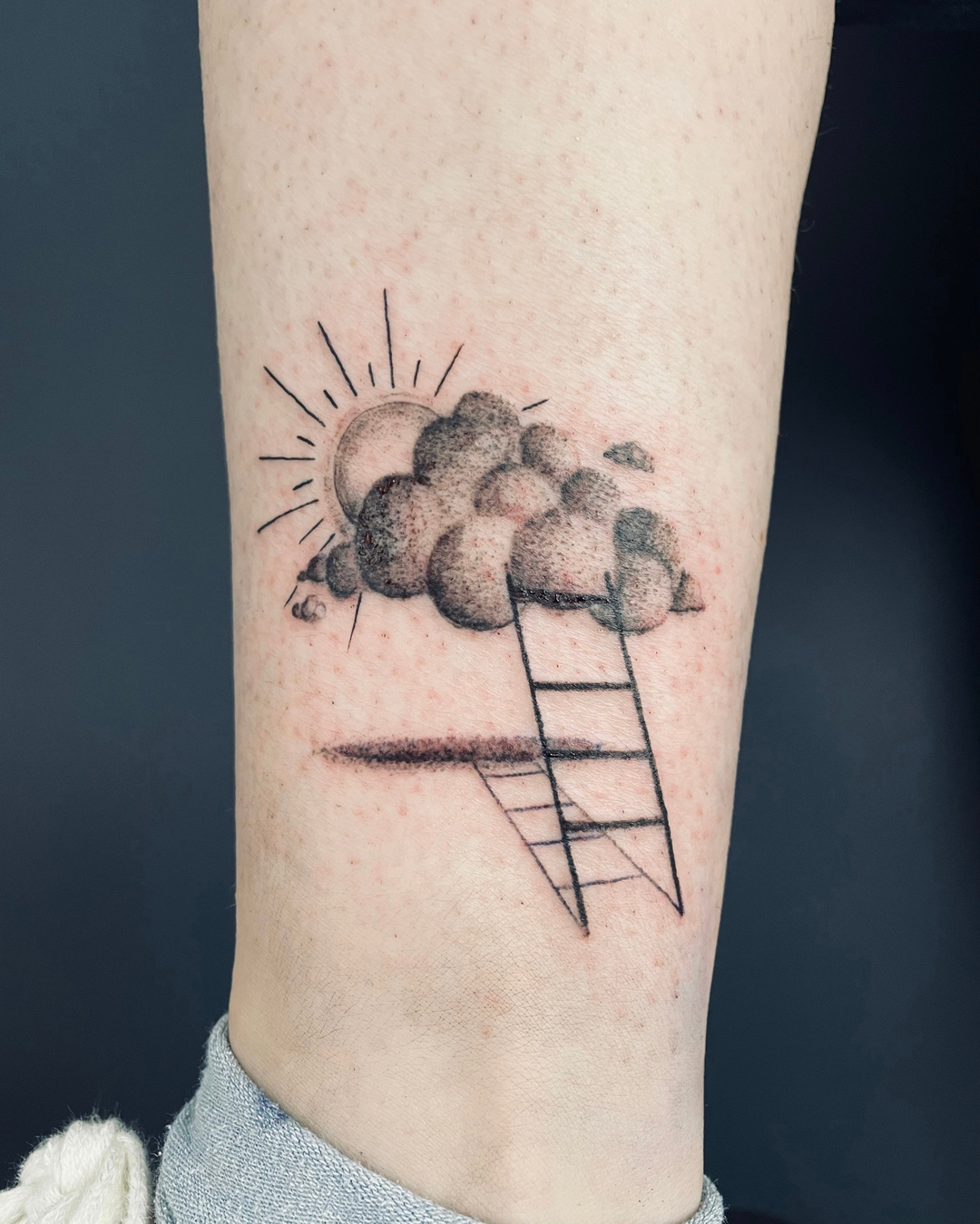 Tatuaje de nube misteriosa.