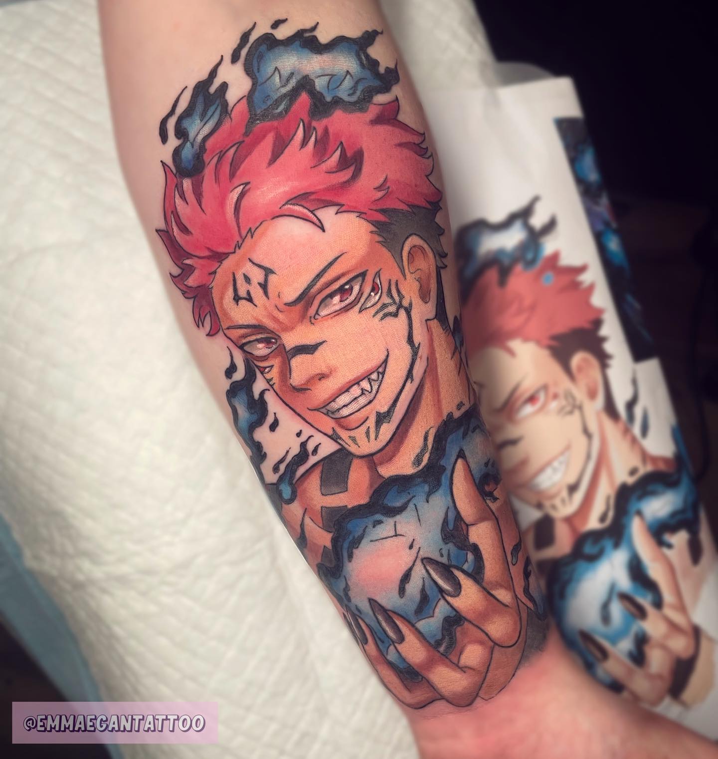 Tatuaje realista de Sukuna.