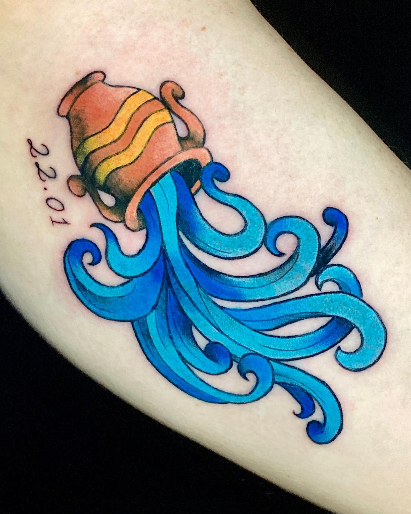 Acuario y Tatuaje de Fecha de Nacimiento