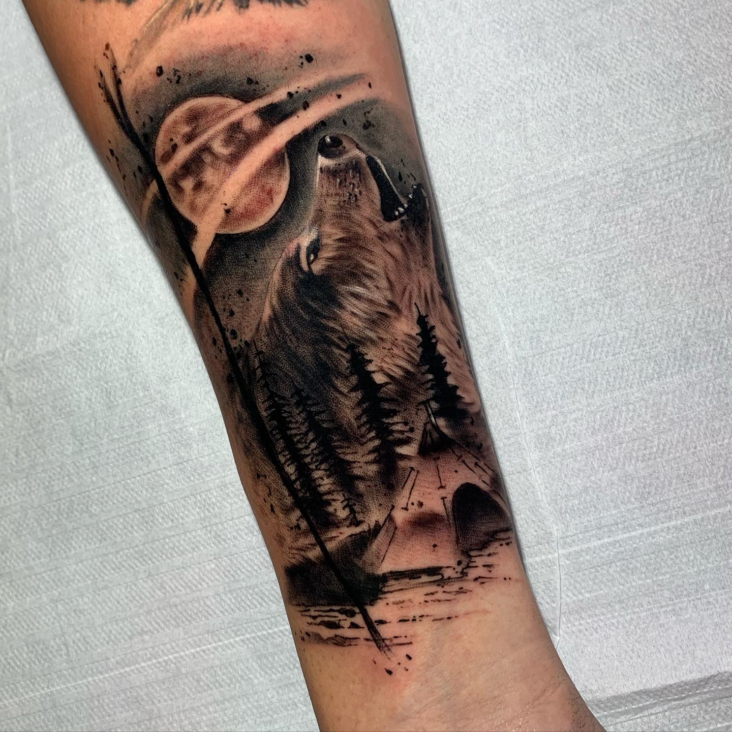 Idea de tatuaje de manga de lobo