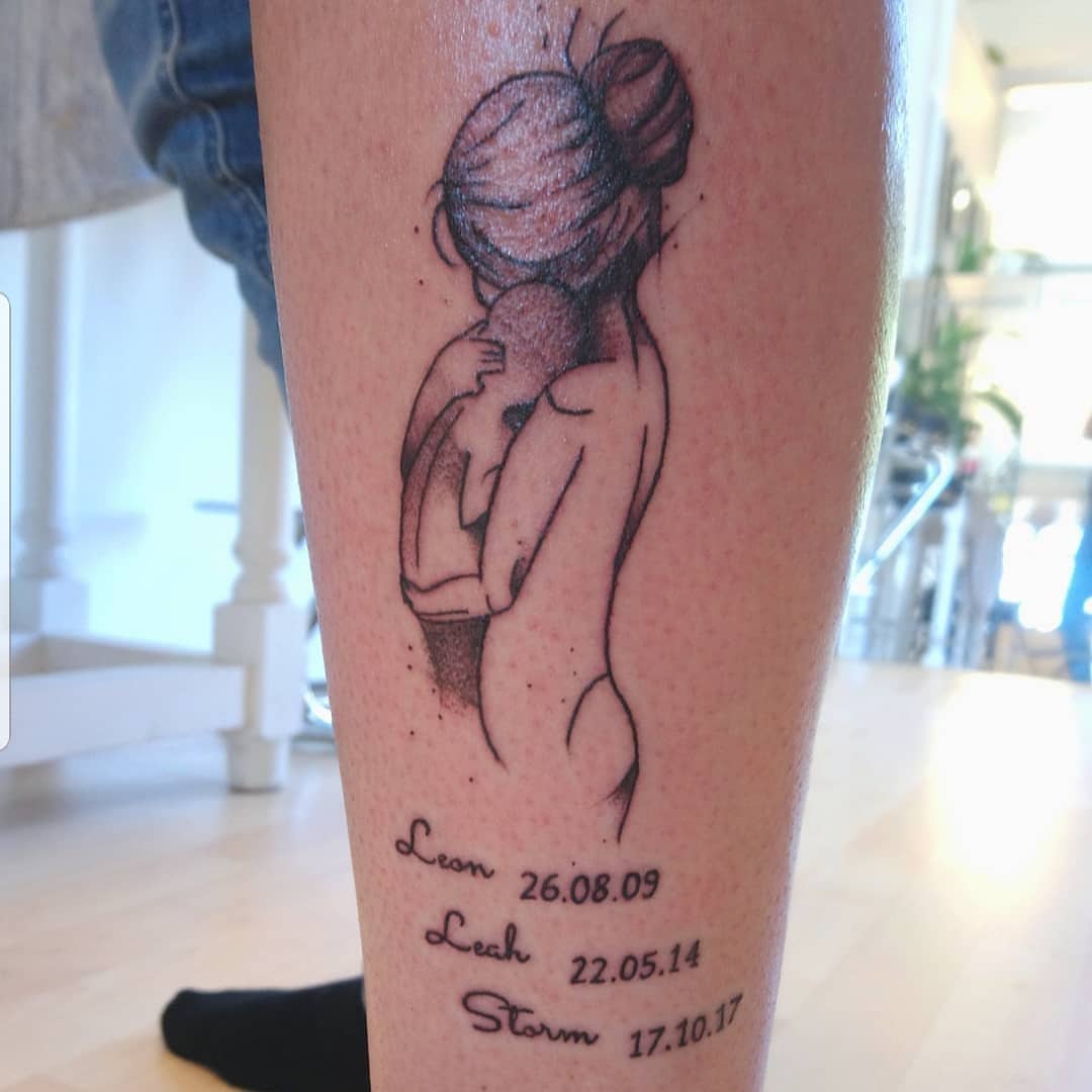 Retrato y Tatuajes de Nombres de Niños