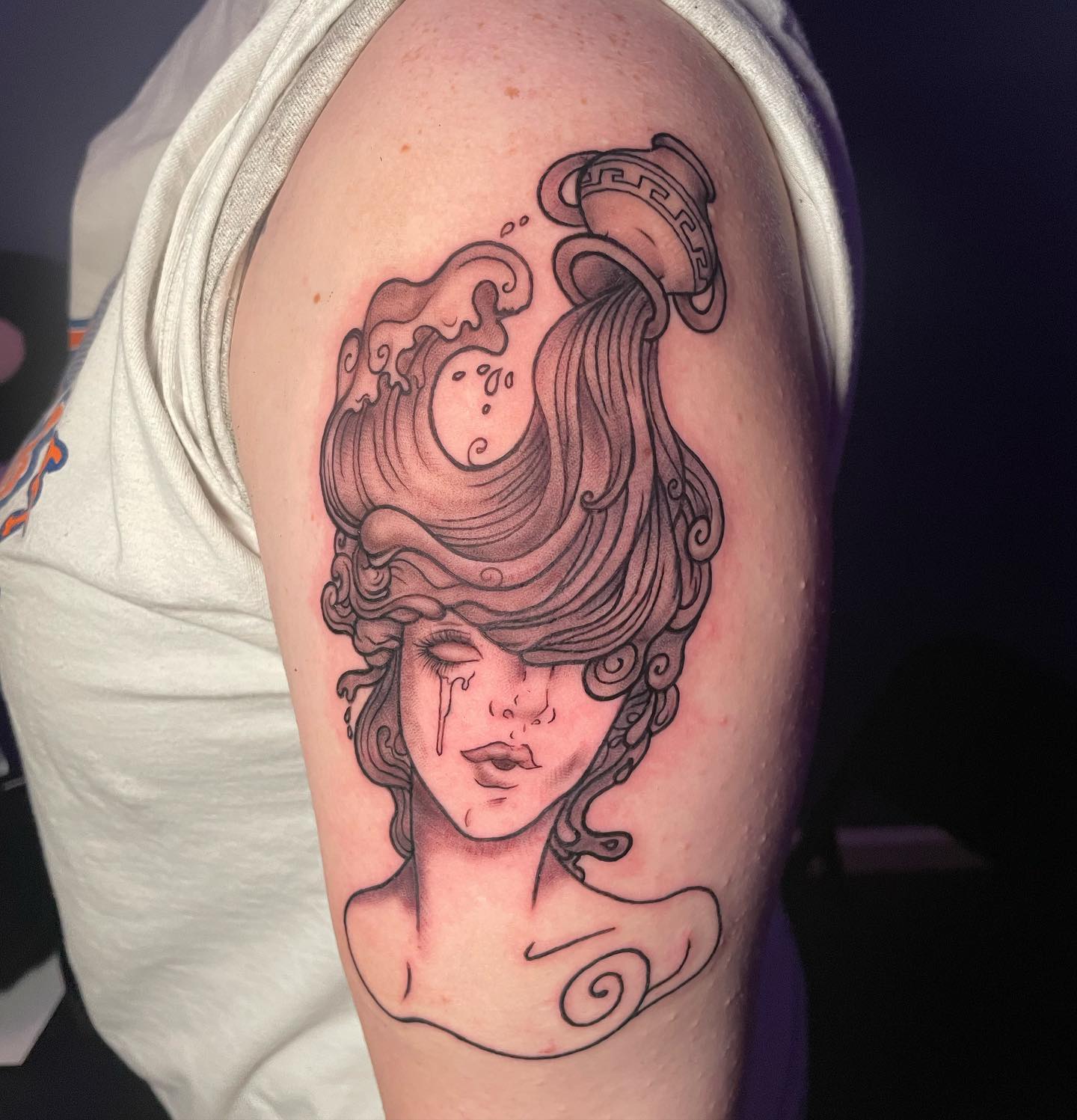 Tatuaje de Acuario Negro