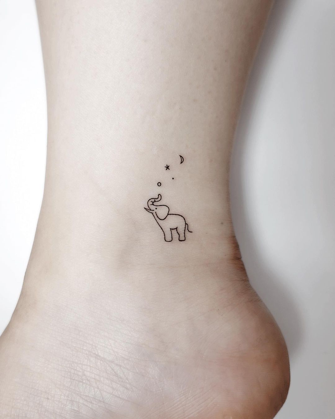 Tatuaje de elefante lindo