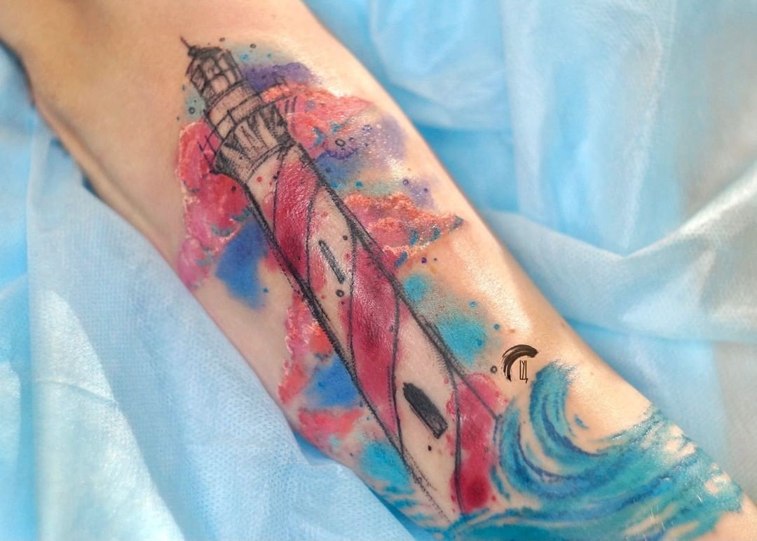 Tatuaje de Faro Misterioso.