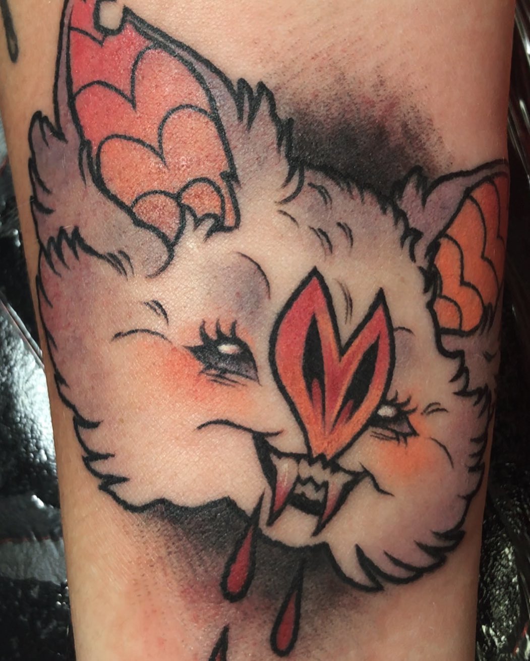 Tatuaje de murciélago retro.