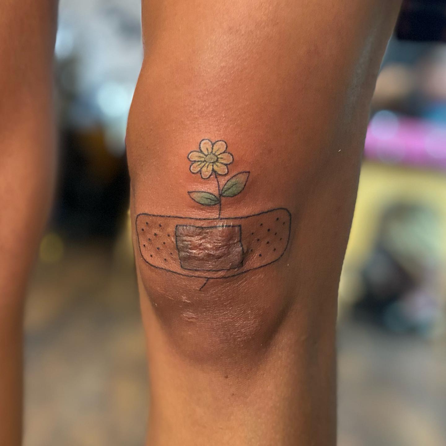 Tatuaje de Rodilla Pequeño y Retro