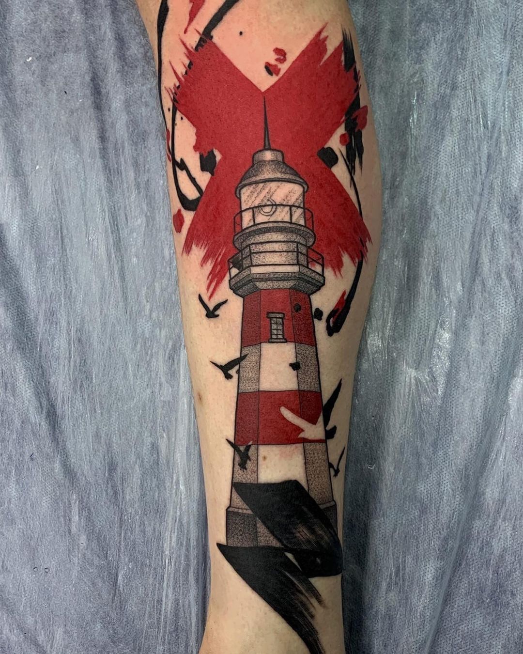 Tatuajes de faros de color rojo brillante