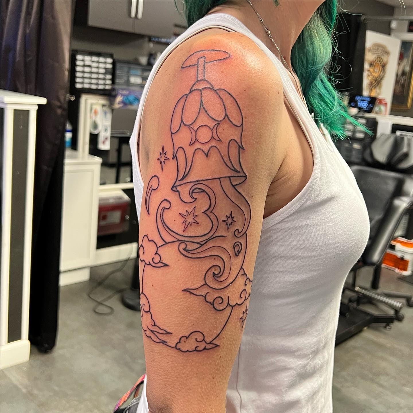 Trabajo de línea Tatuaje de Acuario