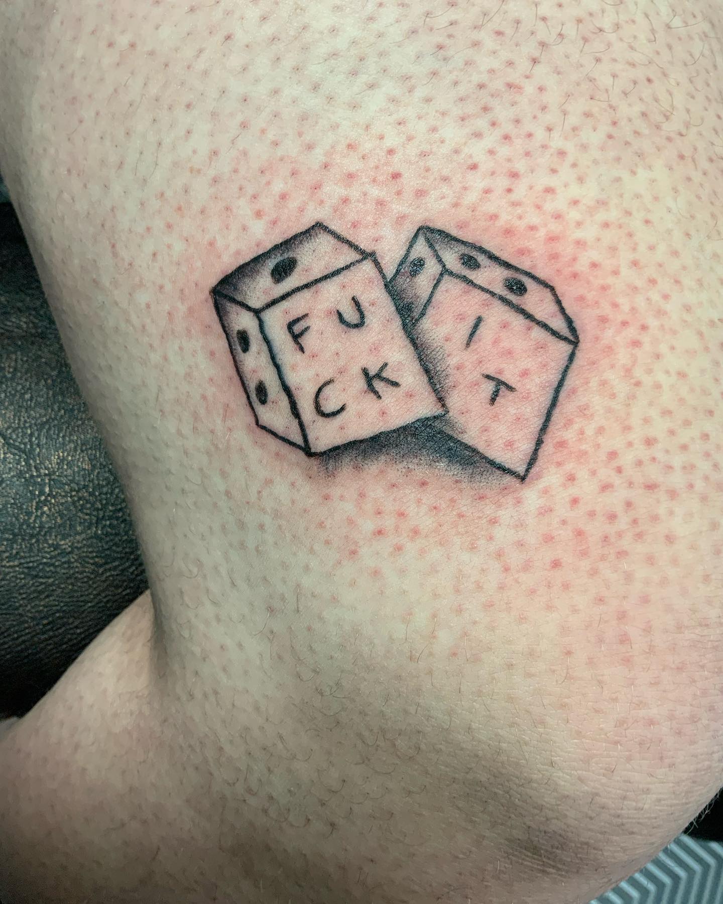 Tatuaje de dados arriesgados